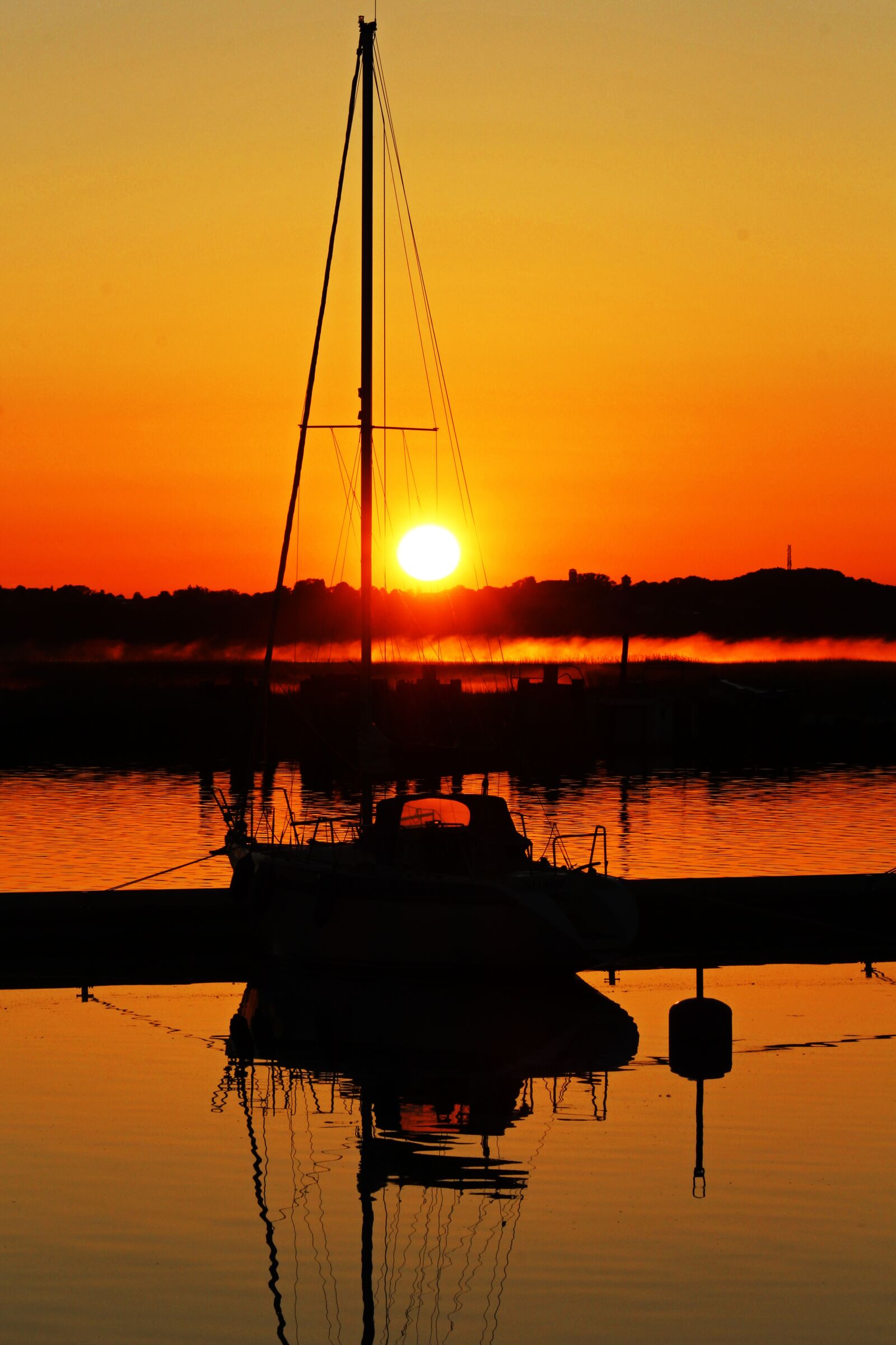 Canon EOS 700D (EOS Rebel T5i / EOS Kiss X7i) sample photo. Sunrise, port, water photography