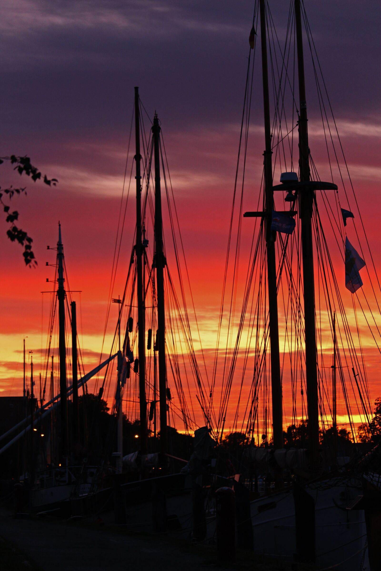 Canon EF-S 55-250mm F4-5.6 IS STM sample photo. Sunset, harbour museum, greifswald photography