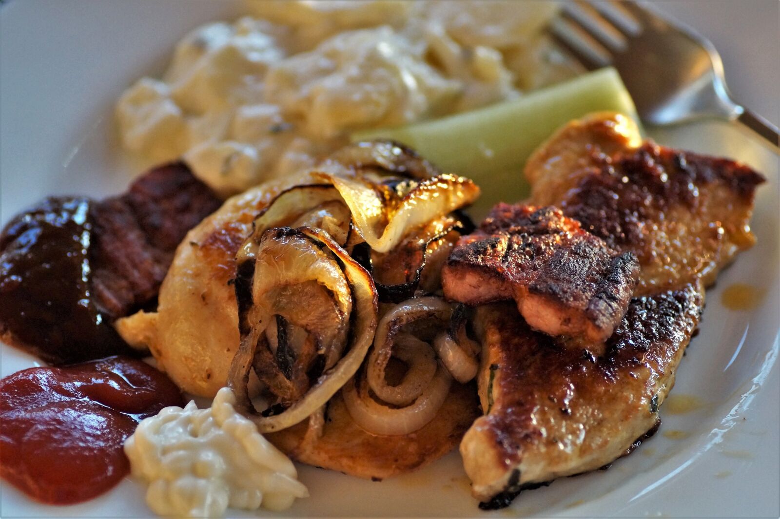 Sony SLT-A58 sample photo. Grilled, meat, grill photography