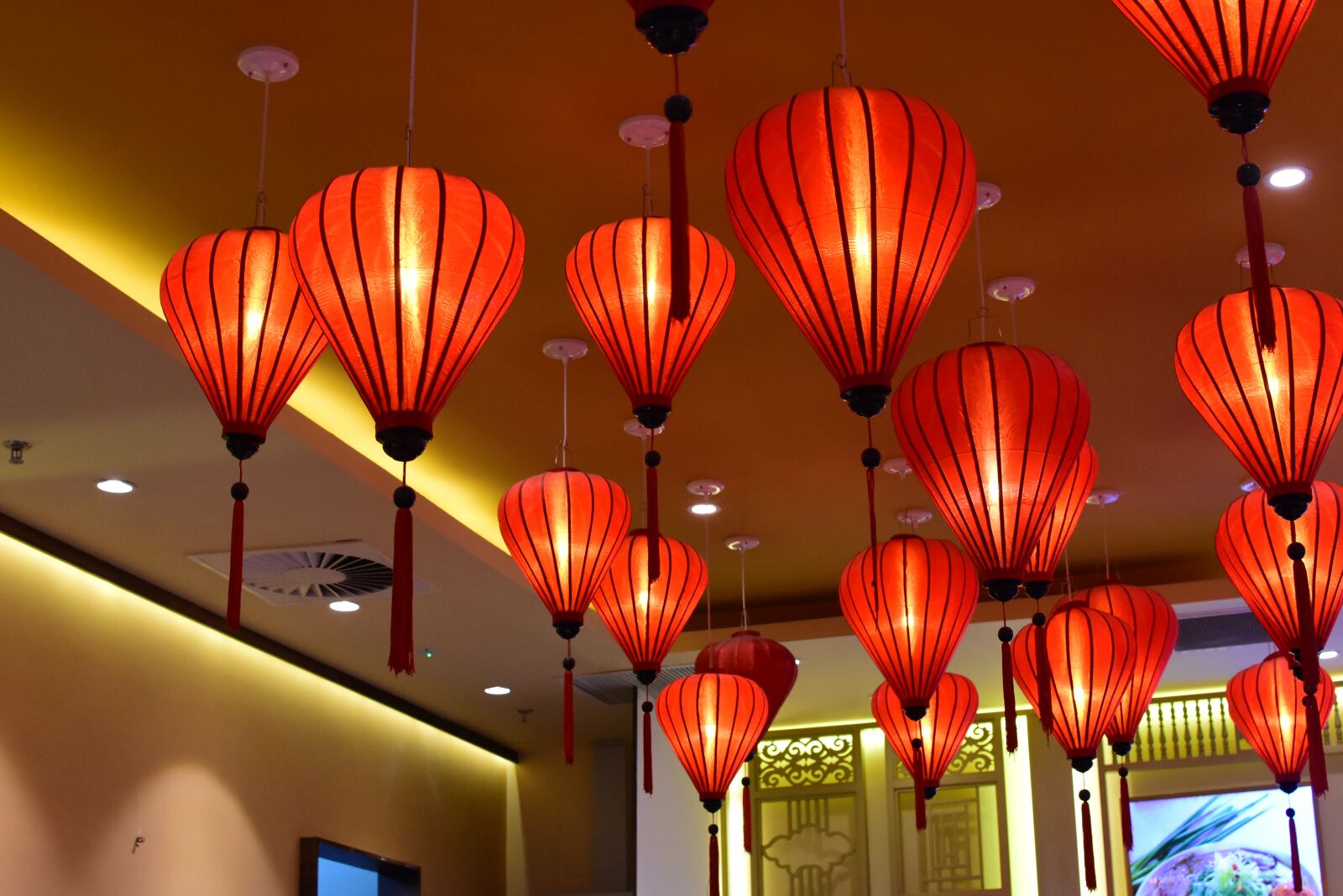 Nikon D3400 sample photo. Lanterns, red, more photography