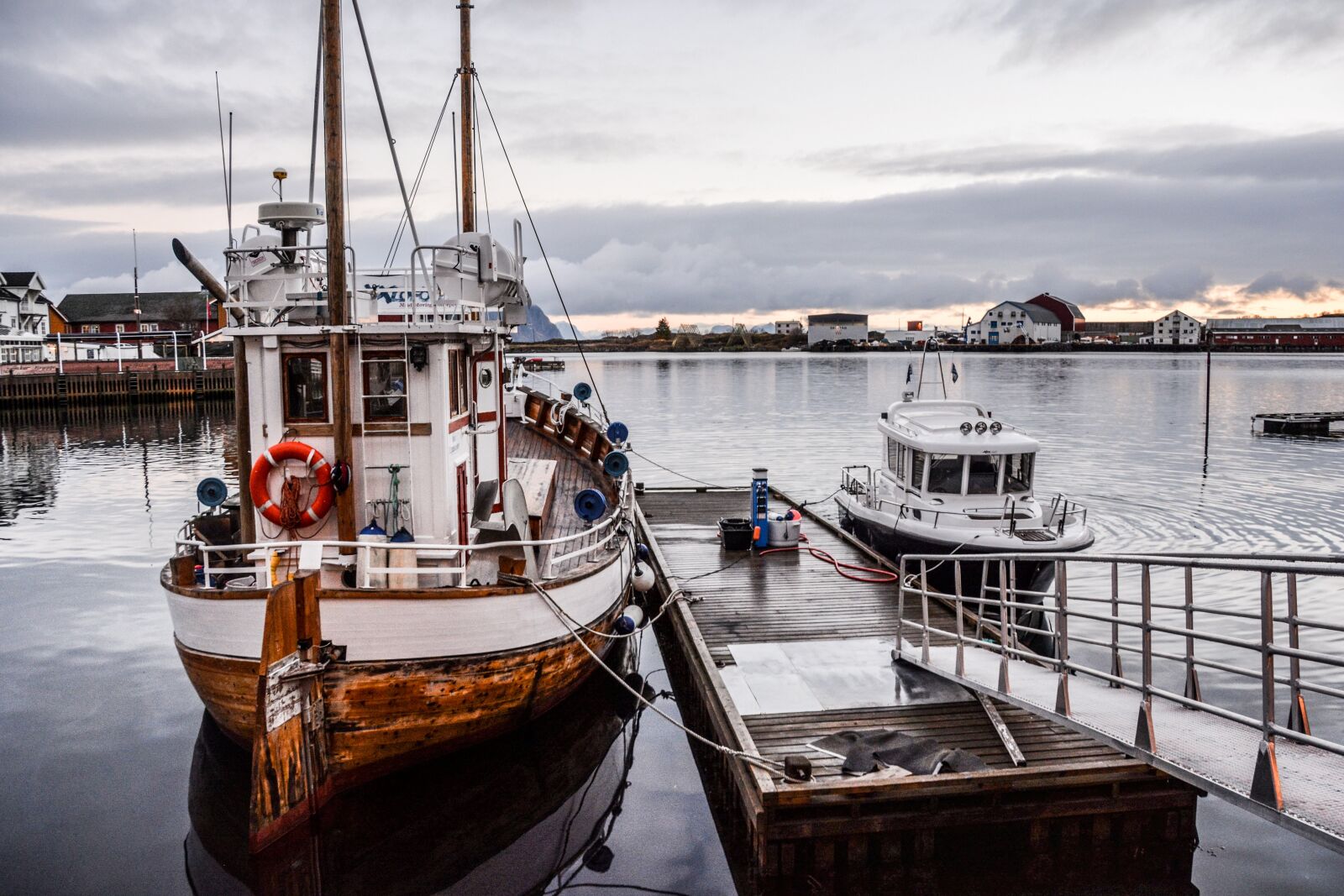Nikon D5200 sample photo. Boat, cloudy, water photography