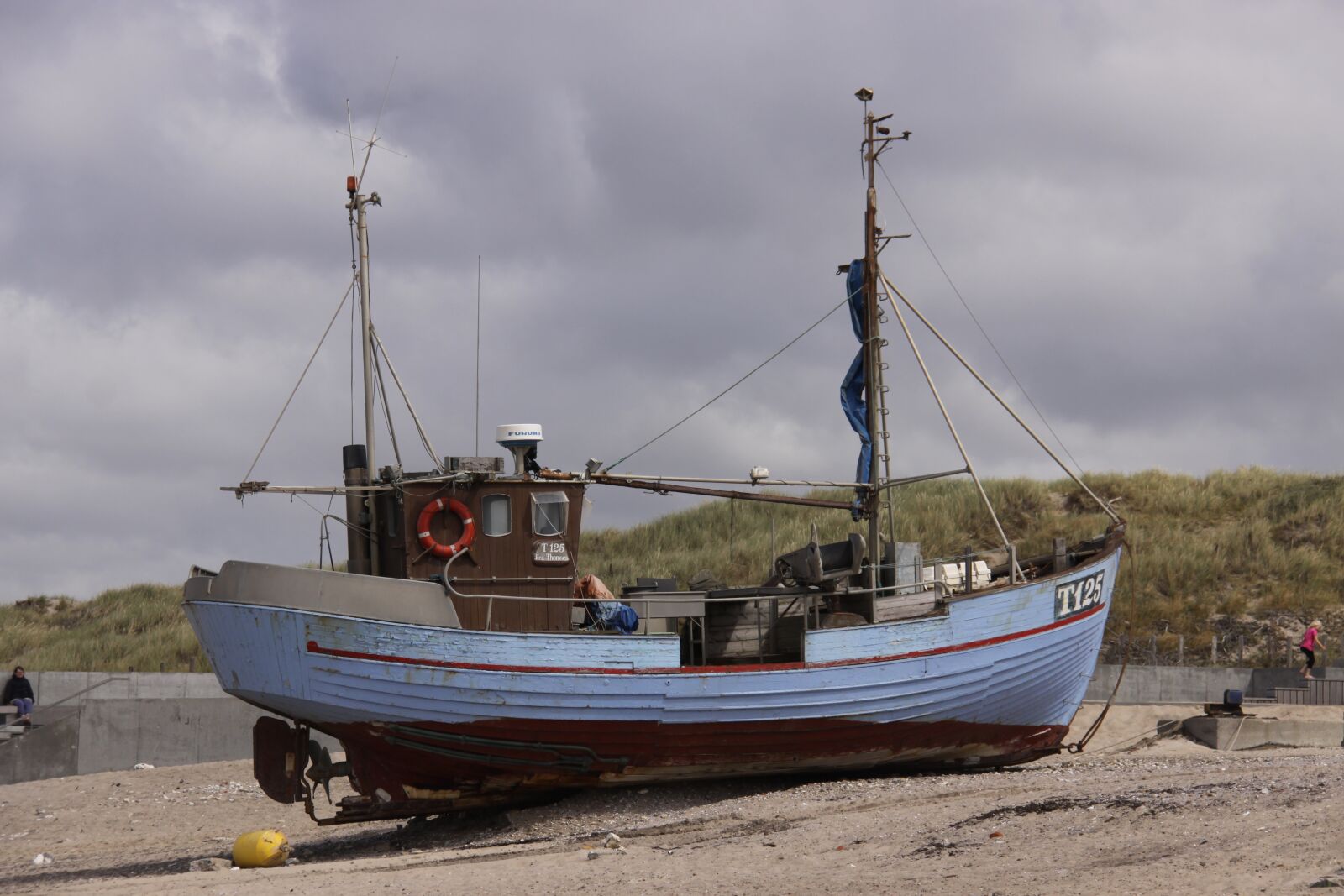 Canon EOS 50D sample photo. Fishing, boat, ashore photography