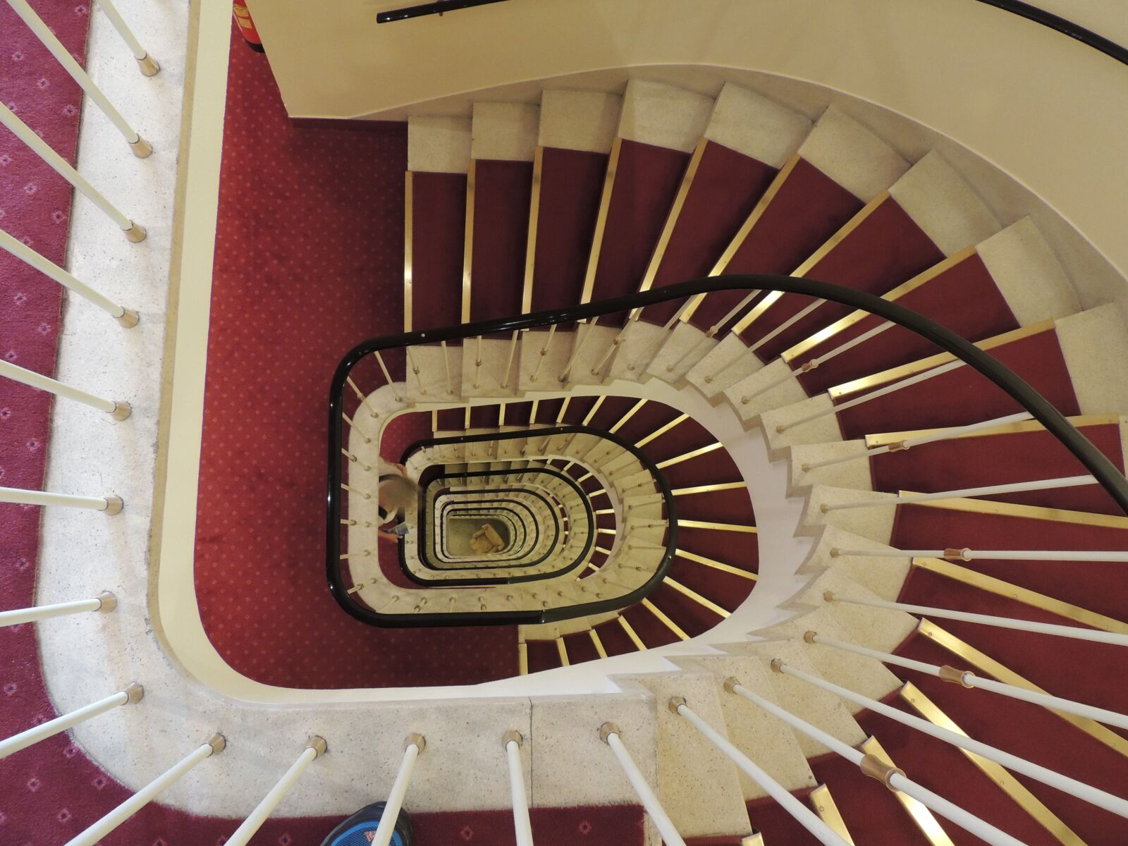 Nikon Coolpix P510 sample photo. Stairs, house, architecture photography