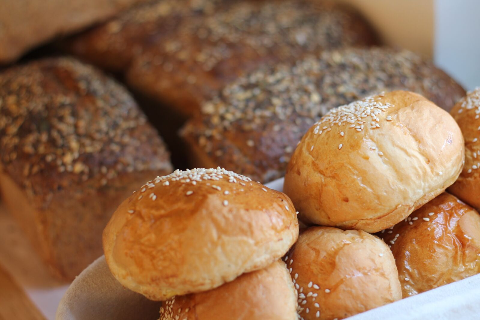 Canon EOS 1100D (EOS Rebel T3 / EOS Kiss X50) + Canon EF 50mm F1.8 II sample photo. Food, bakery, breads photography