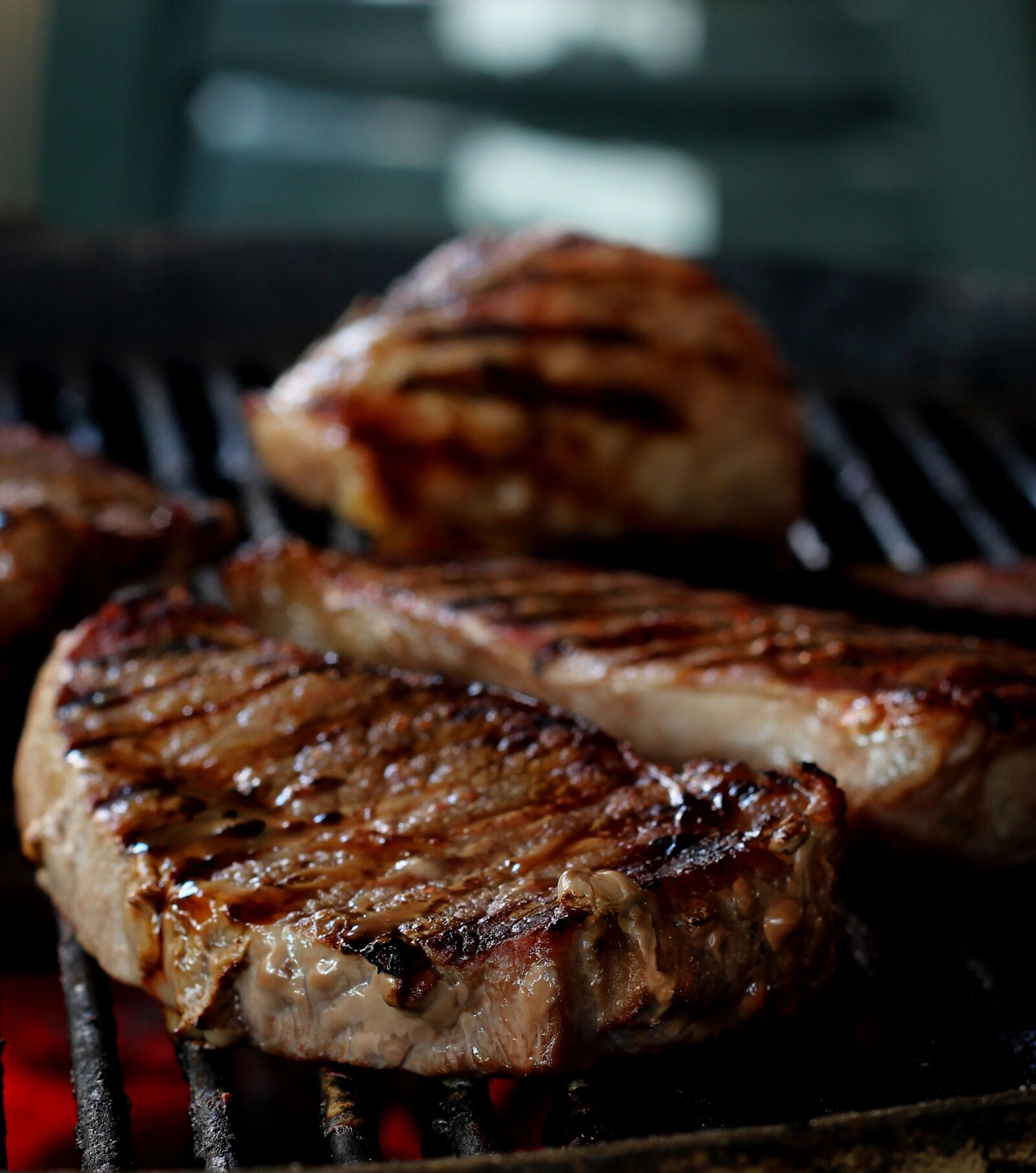 Canon EOS 600D (Rebel EOS T3i / EOS Kiss X5) + Canon EF 50mm F1.8 II sample photo. Meat, barbecue, grill photography