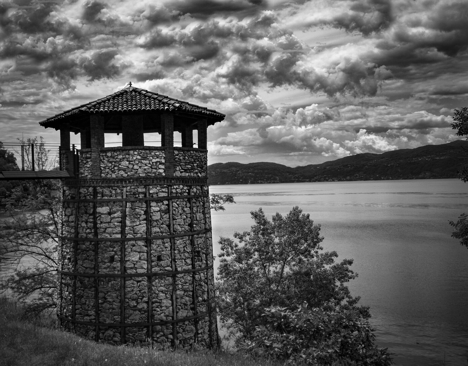 Canon EOS 4000D (EOS Rebel T100 / EOS 3000D) sample photo. Black and white, italy photography