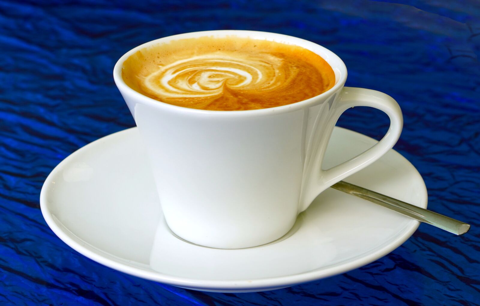 E 50mm F1.8 OSS sample photo. Cappuccino, coffee, cafe photography