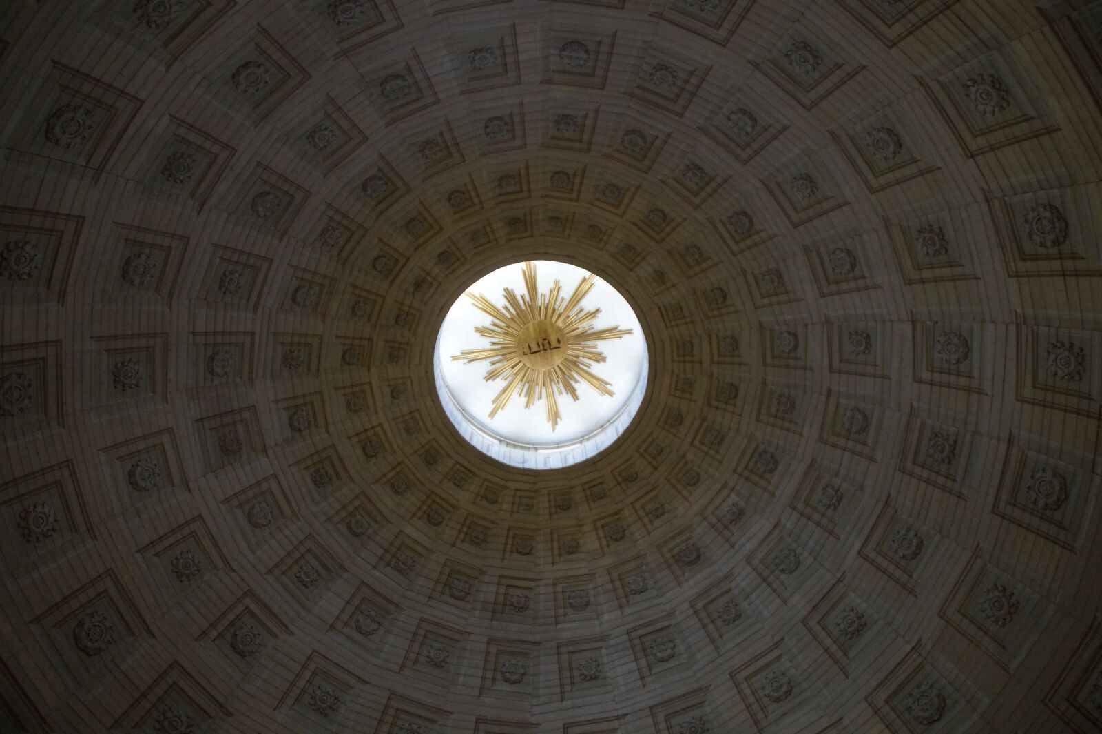 Sony SLT-A58 sample photo. Dome, structure, pattern photography