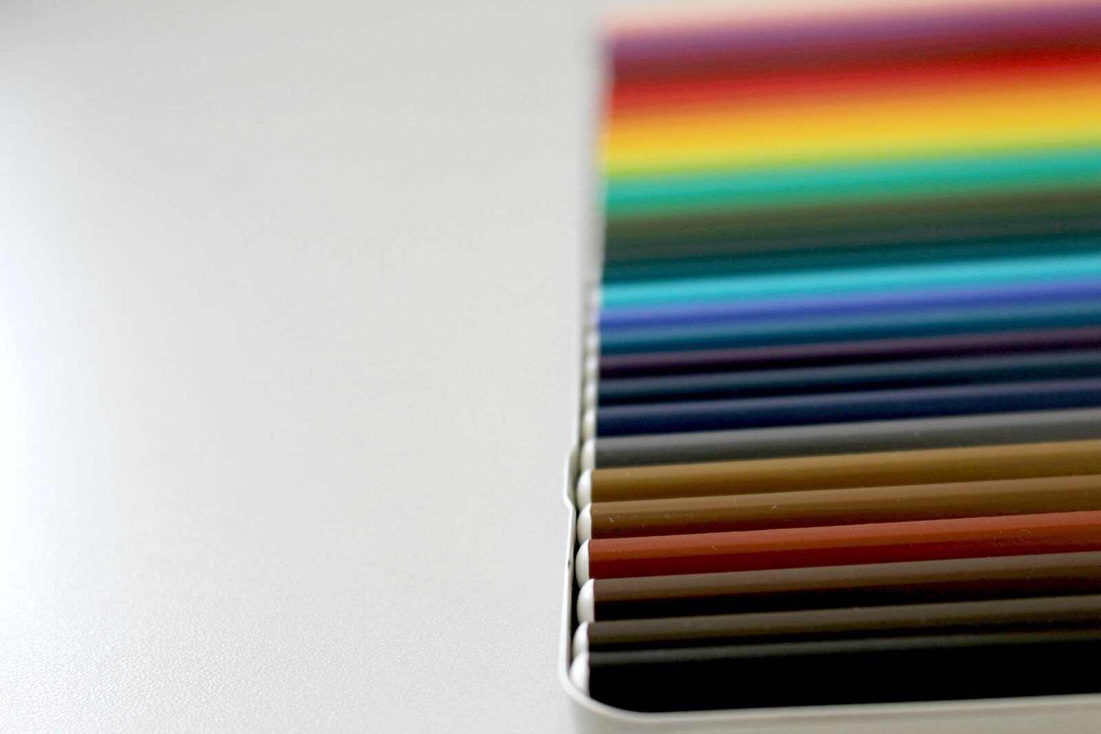 Canon EOS 700D (EOS Rebel T5i / EOS Kiss X7i) sample photo. Pencils, colour, school photography