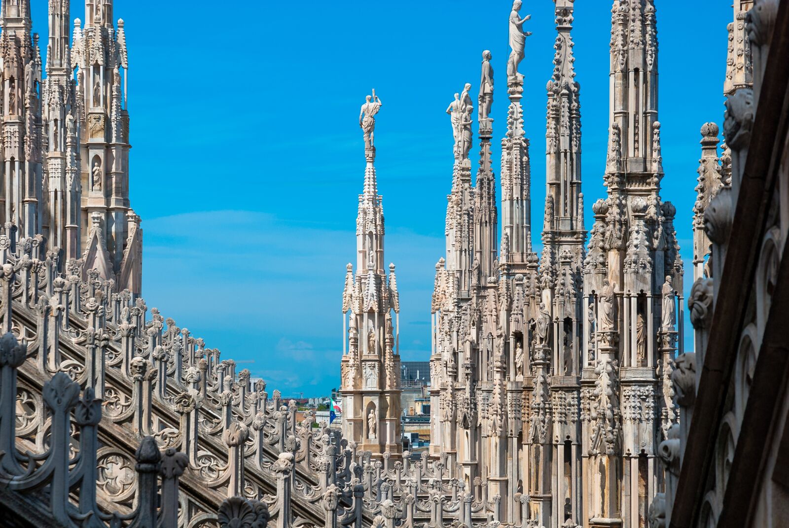 Nikon D80 sample photo. Milan, the sun, holidays photography