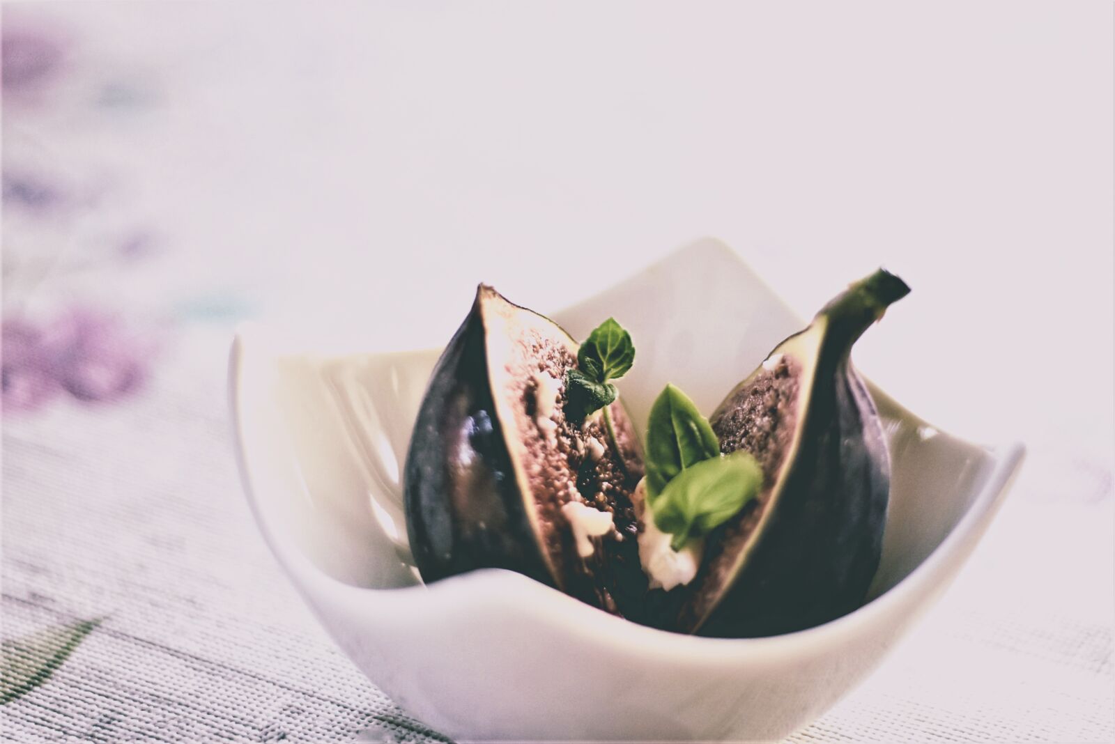 Nikon D7200 sample photo. Fig, sliced, dessert photography