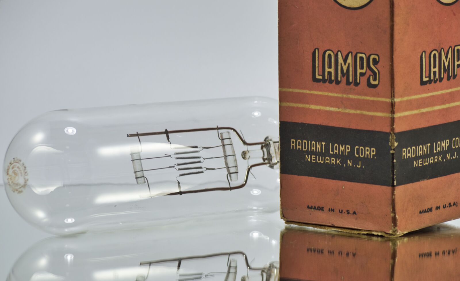 Nikon D3200 sample photo. Lamp, incandescent, old photography