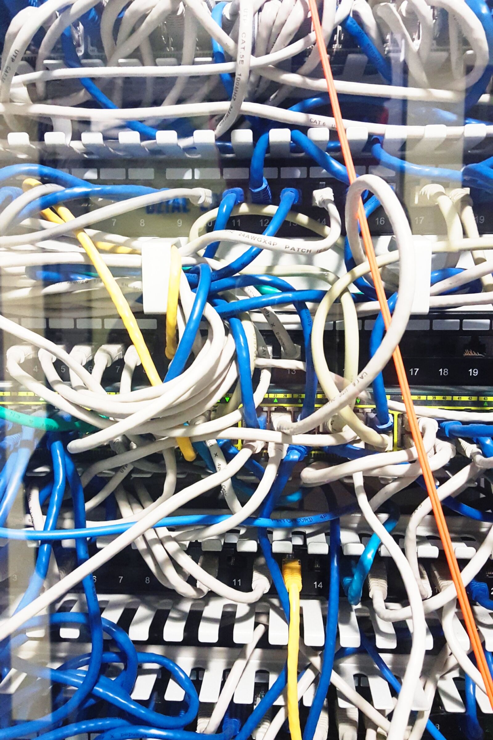 Samsung Galaxy S6 sample photo. Cables, connected, internet, it photography