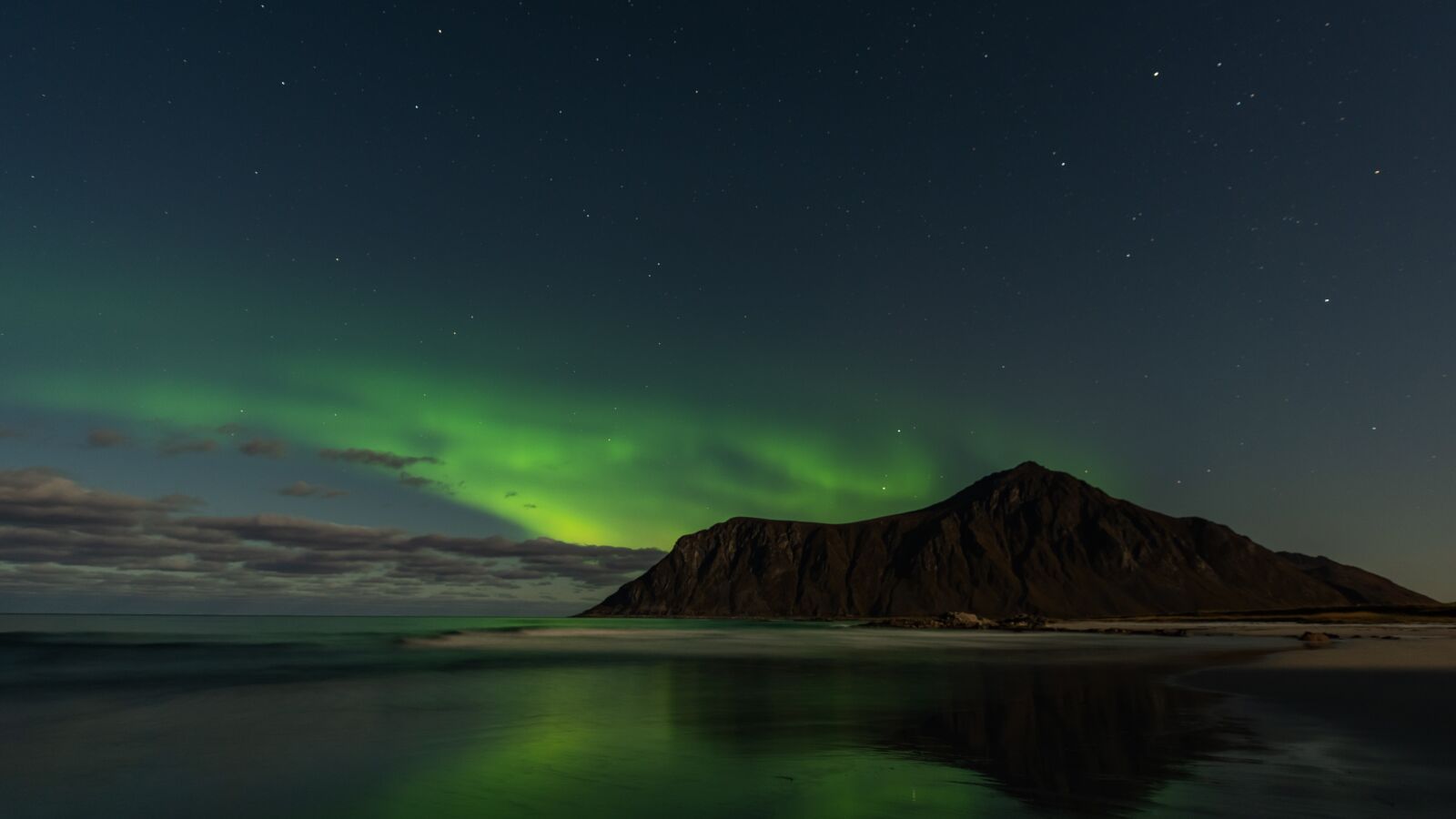 Nikon D850 sample photo. Aurora, beach, mountains photography