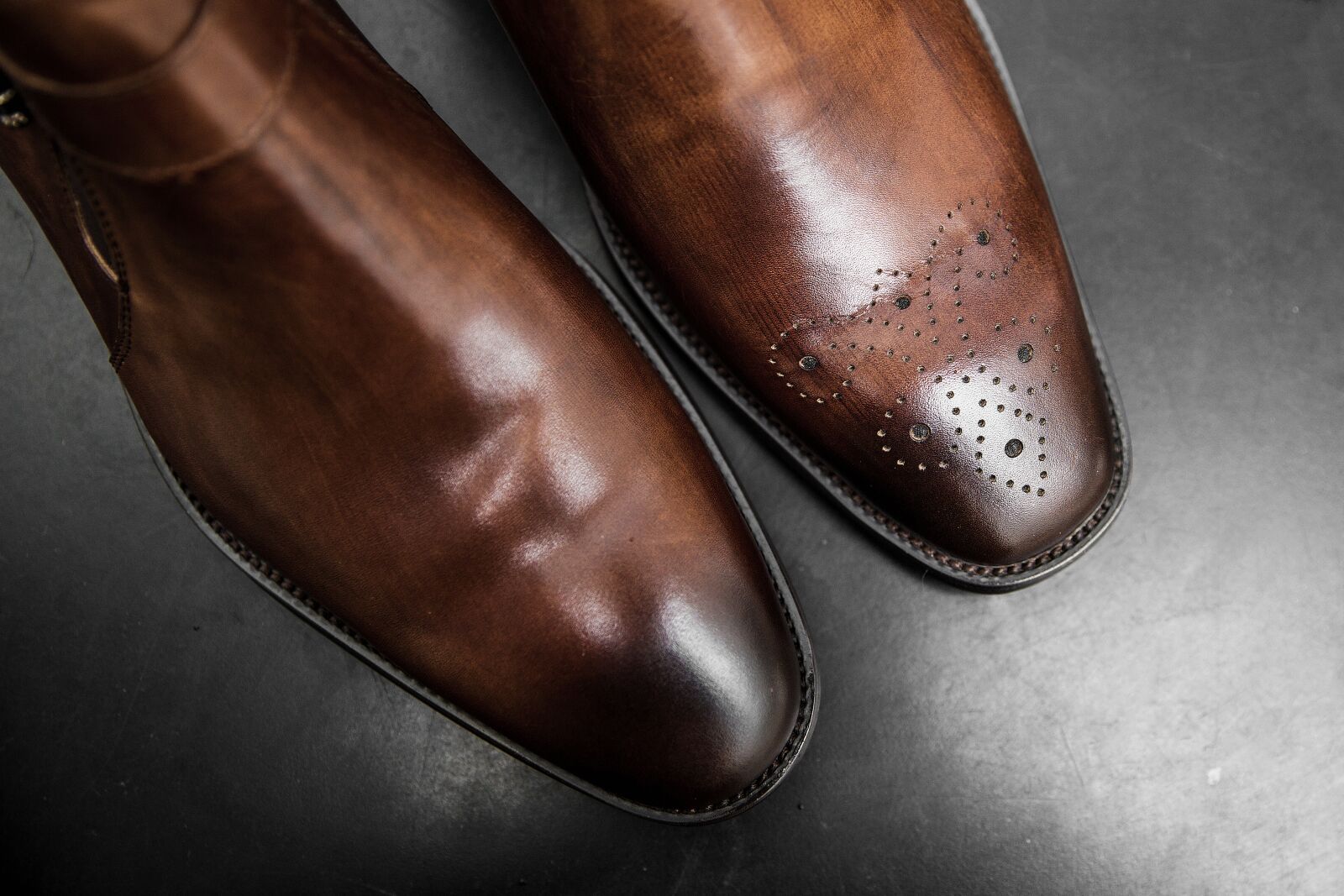Canon EF 24-70mm F2.8L II USM sample photo. Shoes men, shoe, shine photography