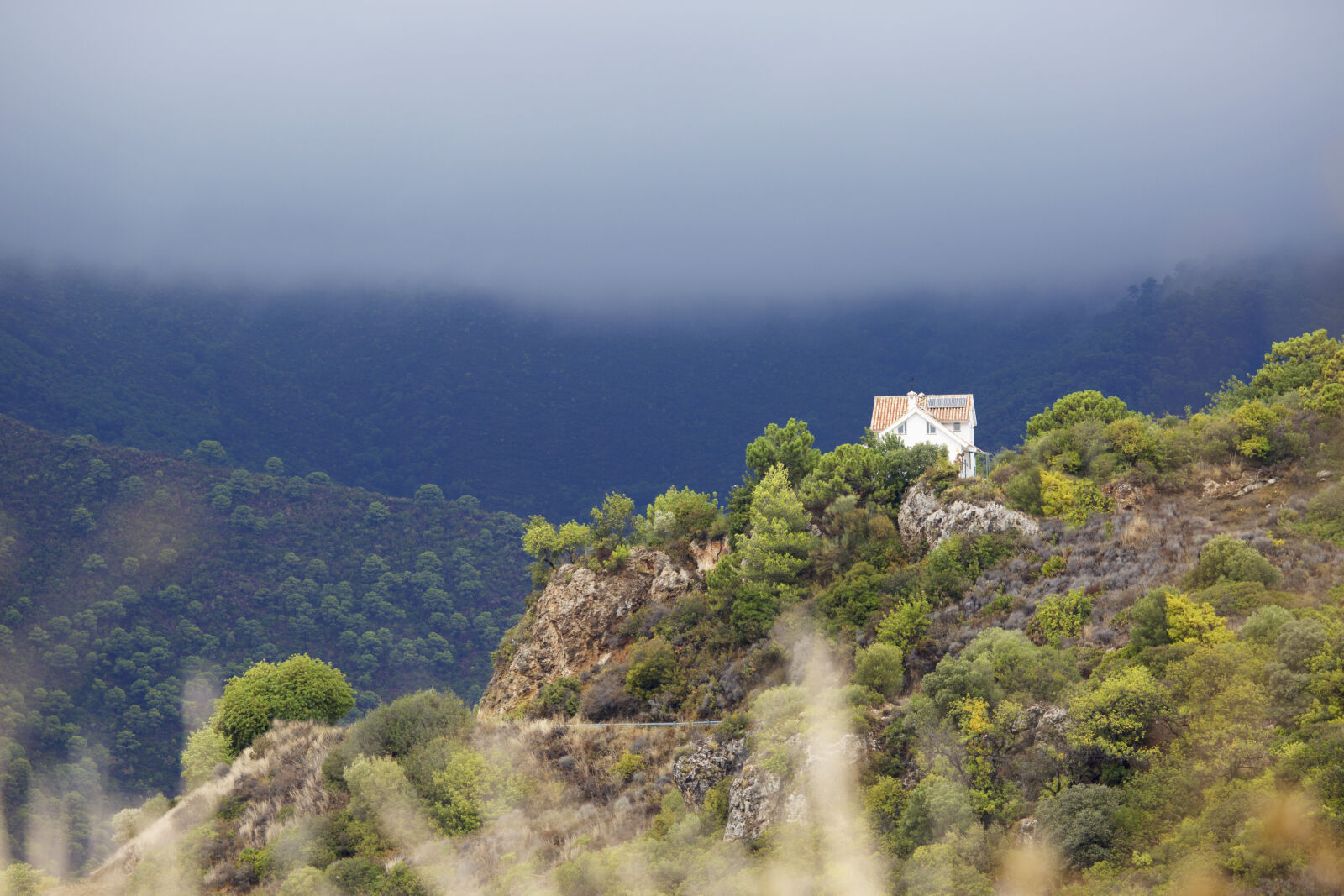 Canon EF 100-400mm F4.5-5.6L IS USM sample photo. White, house, on, mountain photography