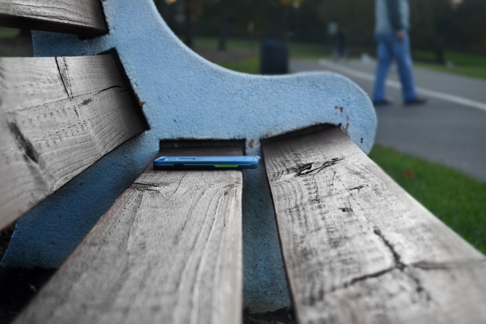 Nikon D3100 sample photo. Bench, iphone, wood photography
