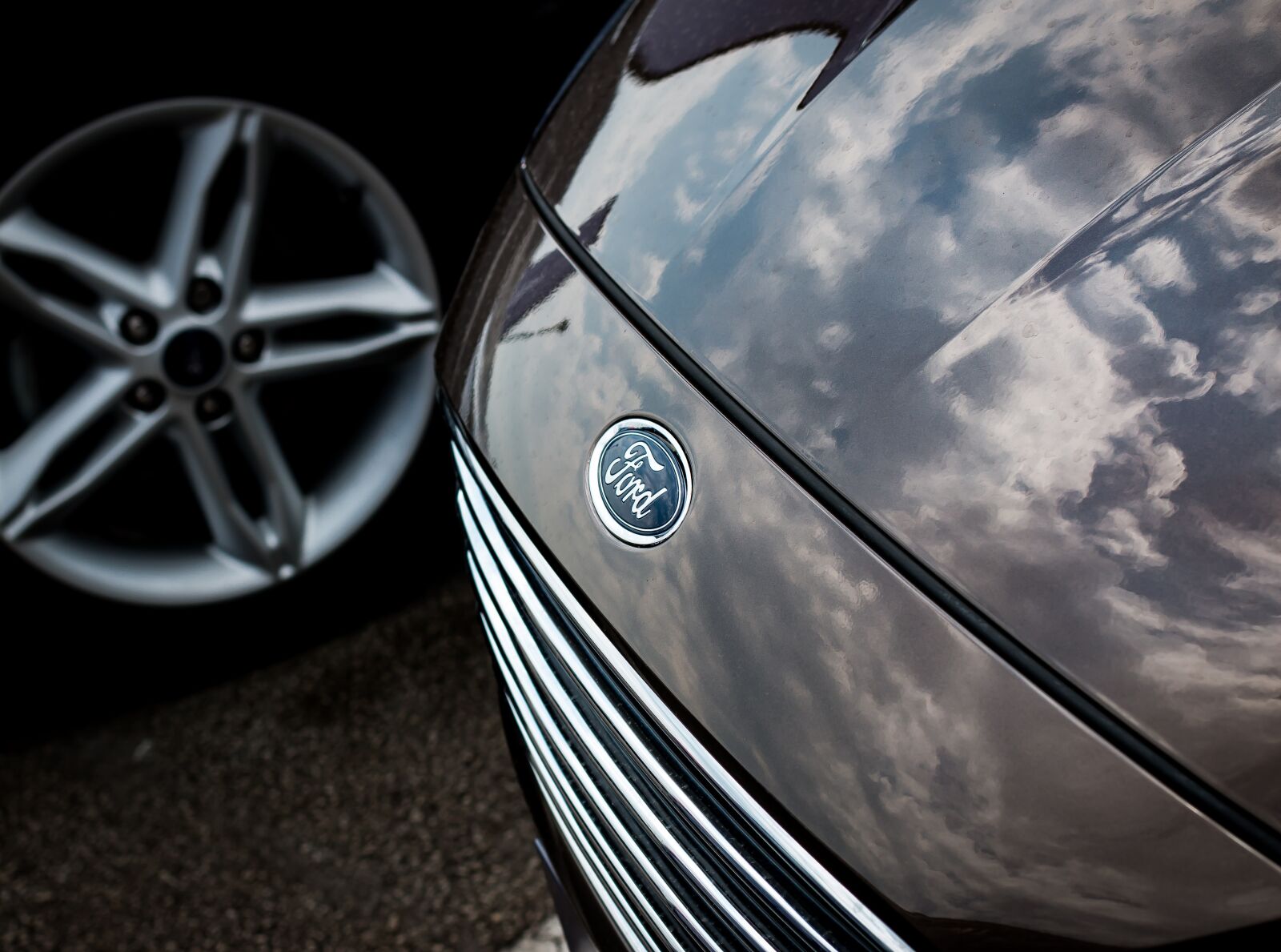 Canon EF 50mm F1.4 USM sample photo. Ford, car, modern photography