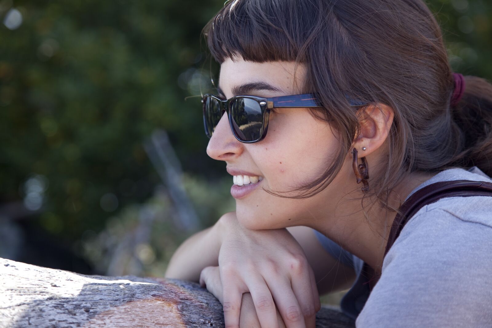 Canon EOS 5D Mark II sample photo. Woman, young woman, glasses photography