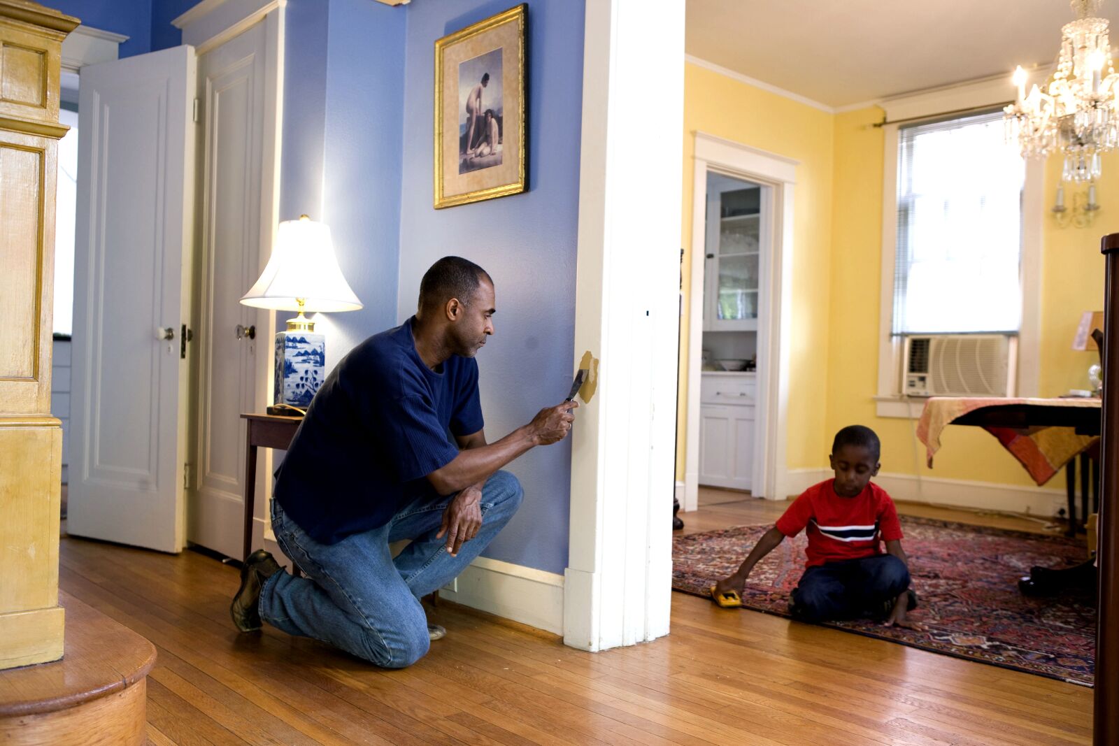 Canon EOS-1Ds Mark II sample photo. Man, renovating, painted, surfaces photography