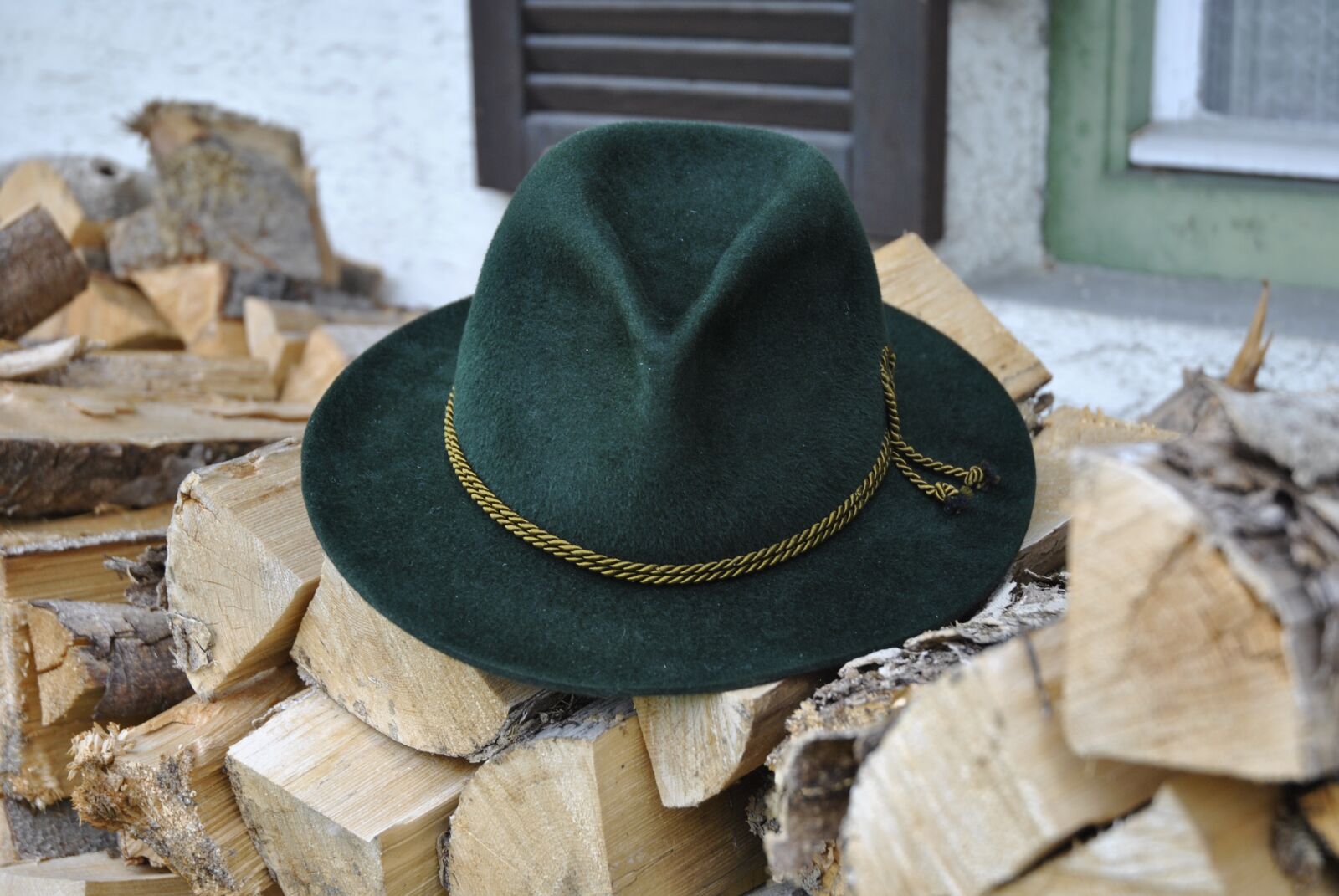 Nikon D3000 sample photo. Costume, hat, tradition photography