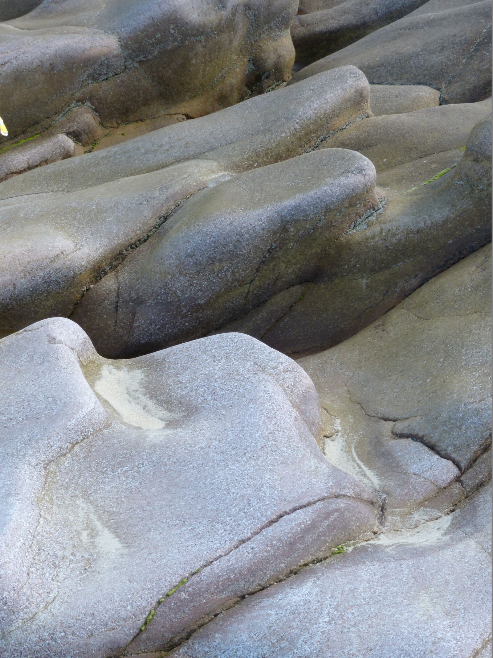Panasonic Lumix DMC-FZ150 sample photo. Rock, washed out, round photography
