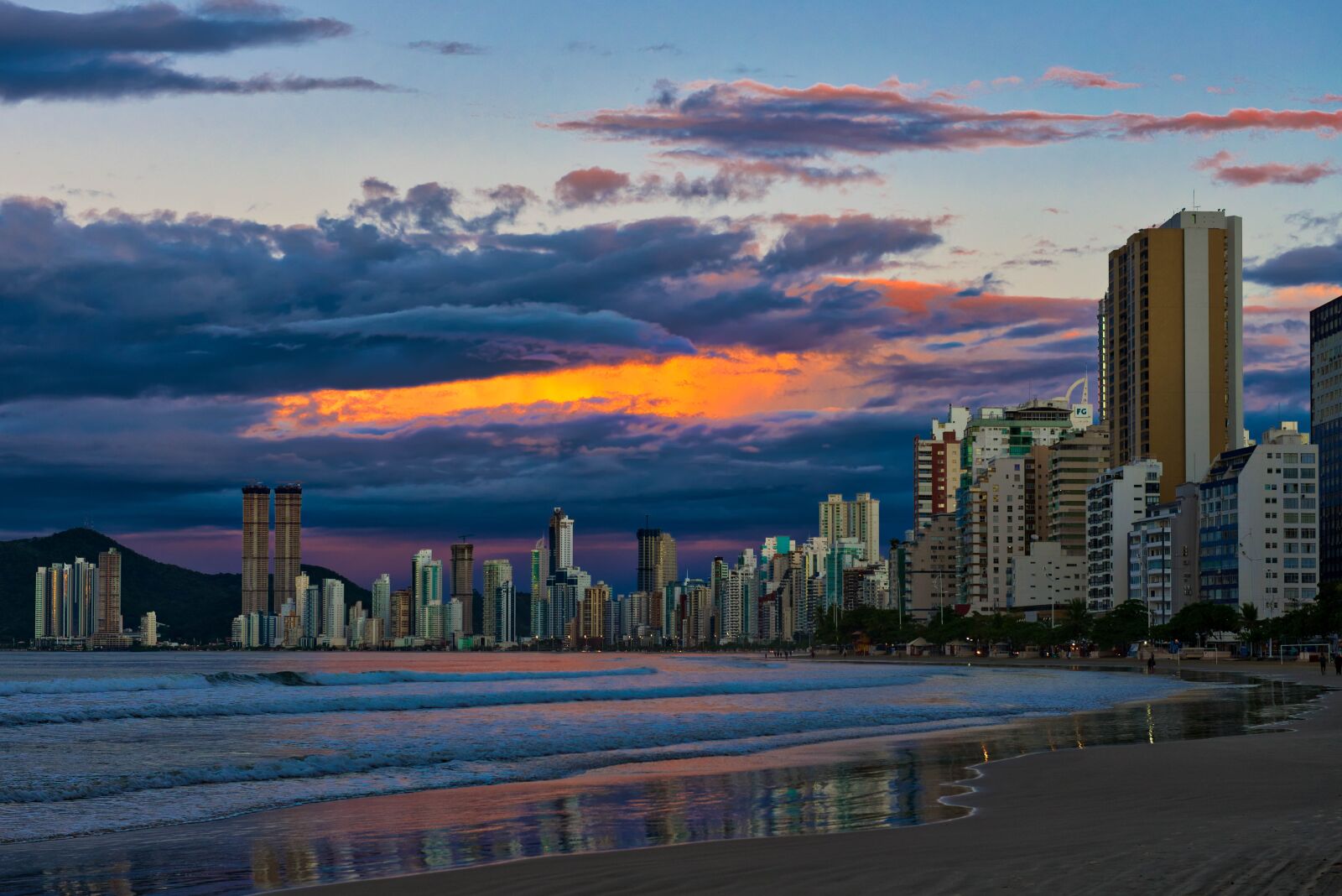 Nikon D610 sample photo. City, beach, water photography