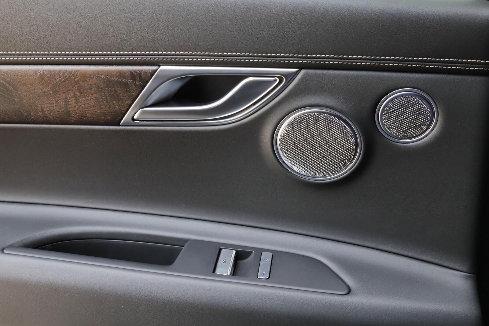 Canon EOS 6D Mark II sample photo. Auto car door, handle photography
