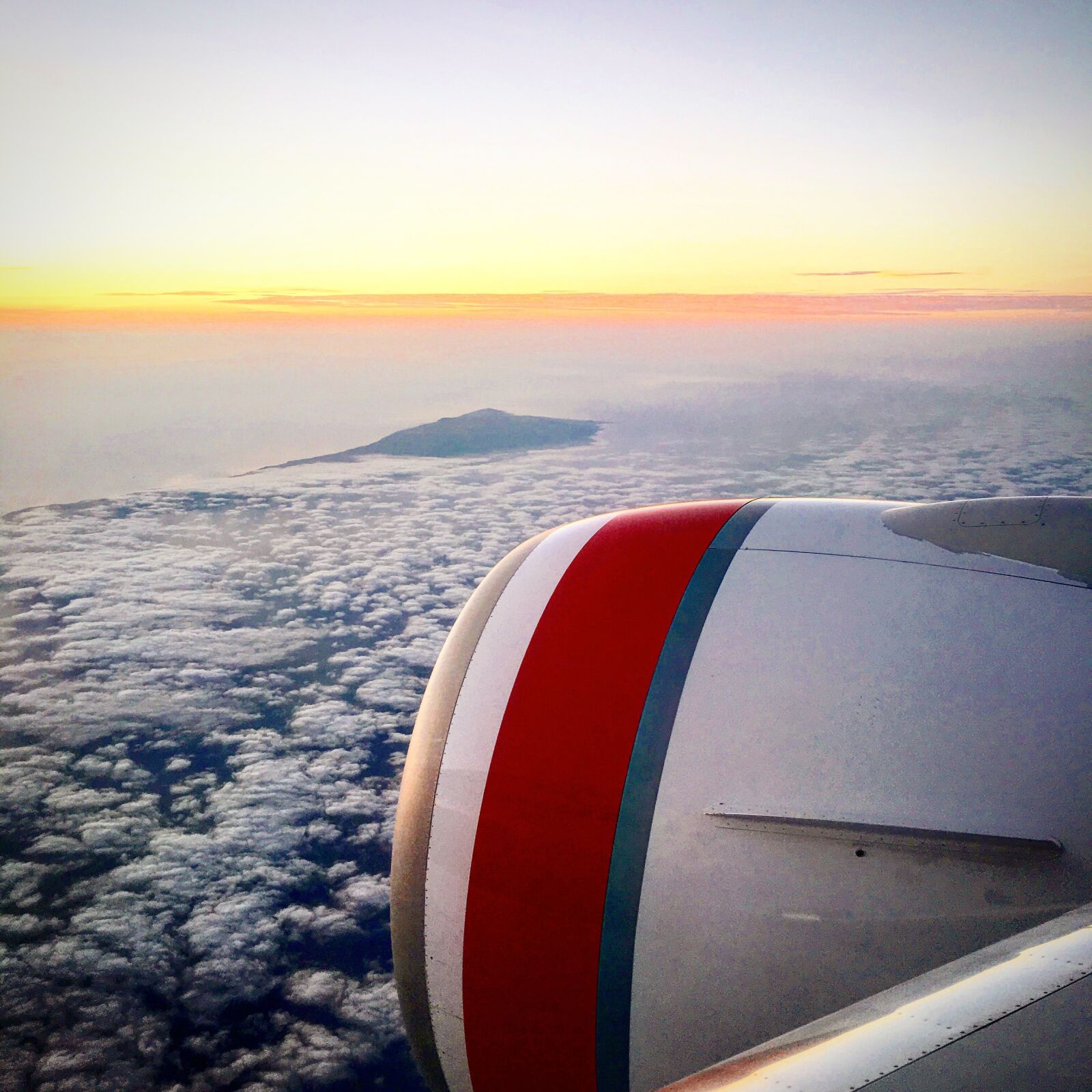 Apple iPhone 6s sample photo. Airplane, horizon, sunrise photography