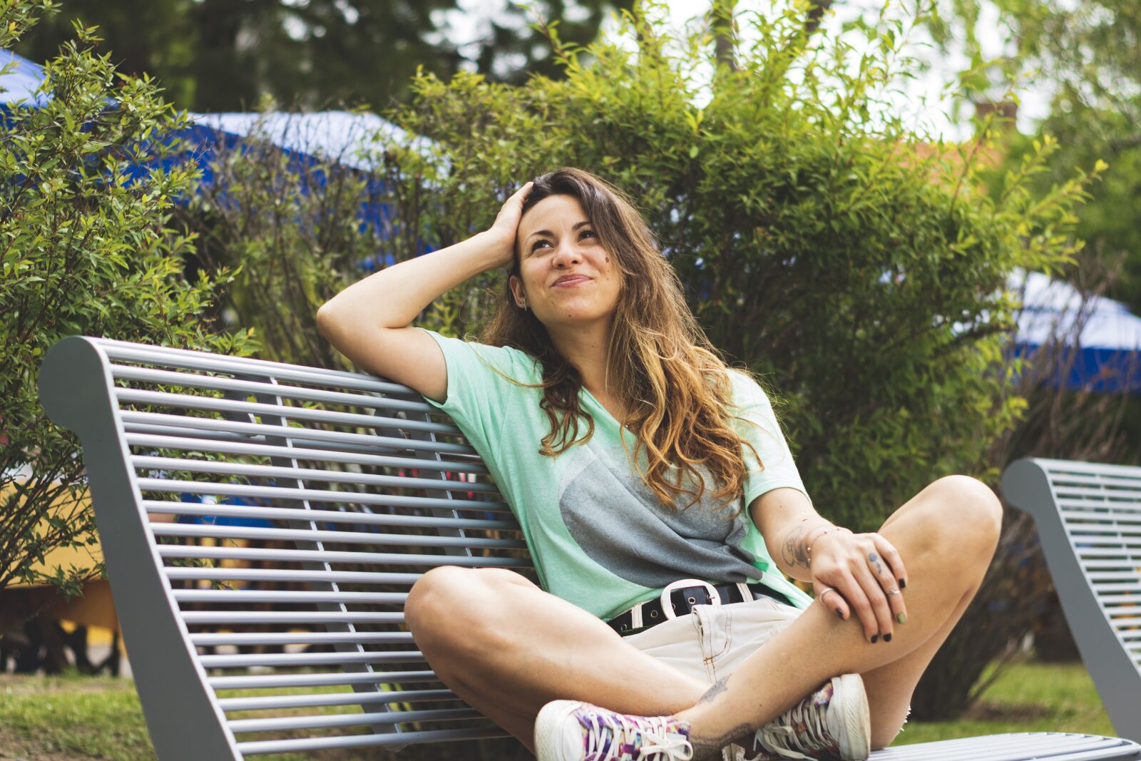 Canon EOS 750D (EOS Rebel T6i / EOS Kiss X8i) sample photo. Woman thinking, feminism, trip photography