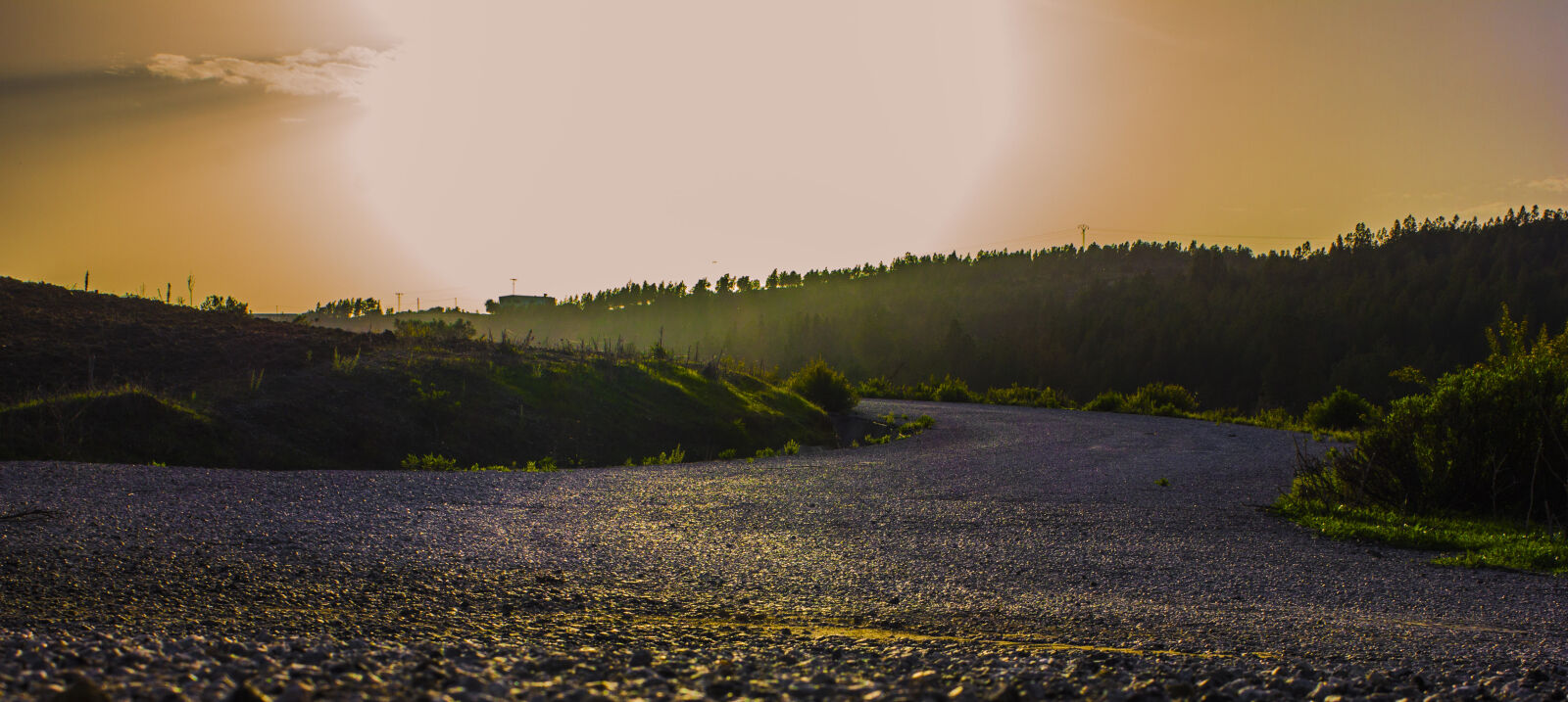 Canon EOS 600D (Rebel EOS T3i / EOS Kiss X5) sample photo. Dawn, dusk, outdoors, panoramic photography