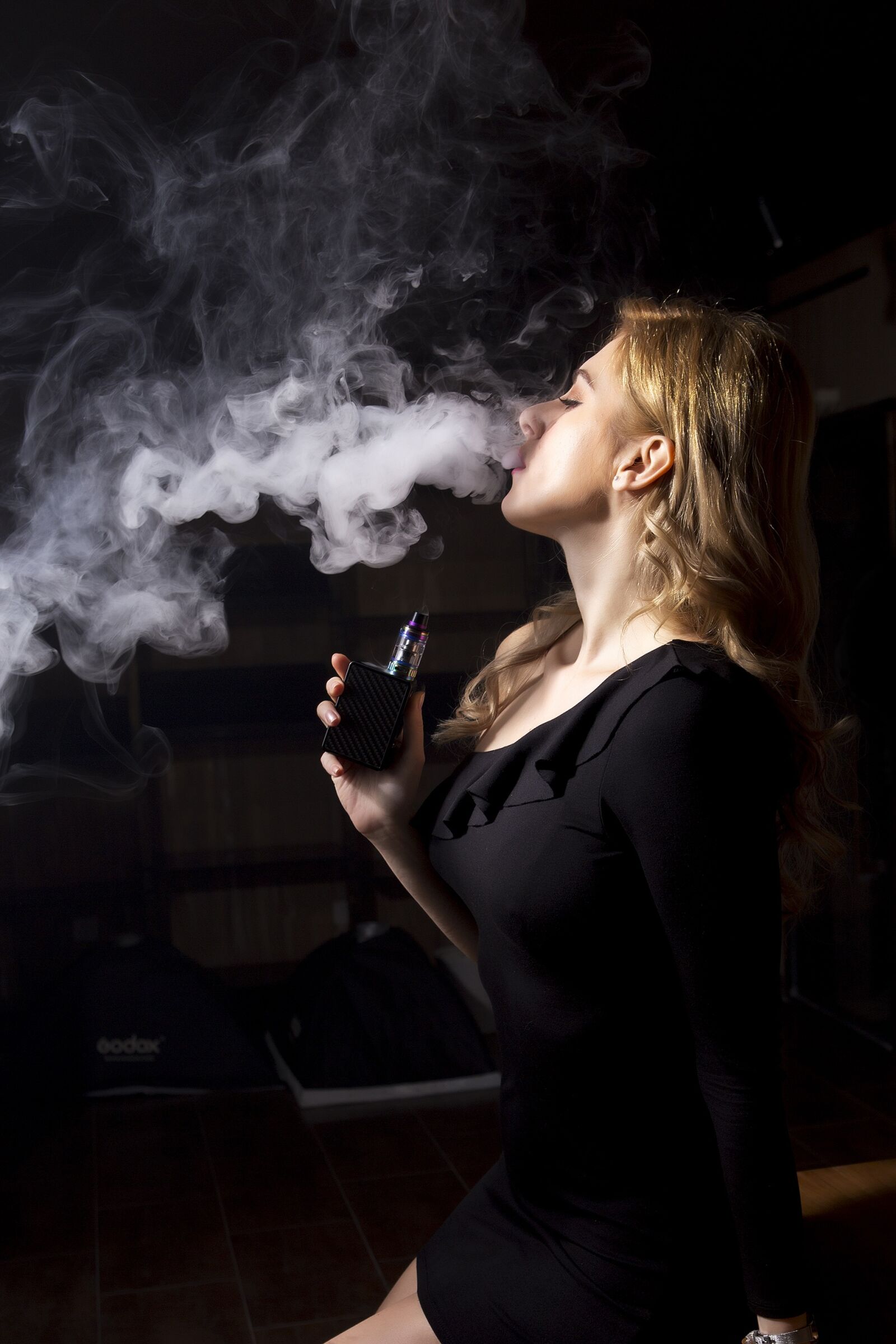 Canon EOS 6D + Canon EF 24-70mm F2.8L USM sample photo. Woman, people, smoke photography
