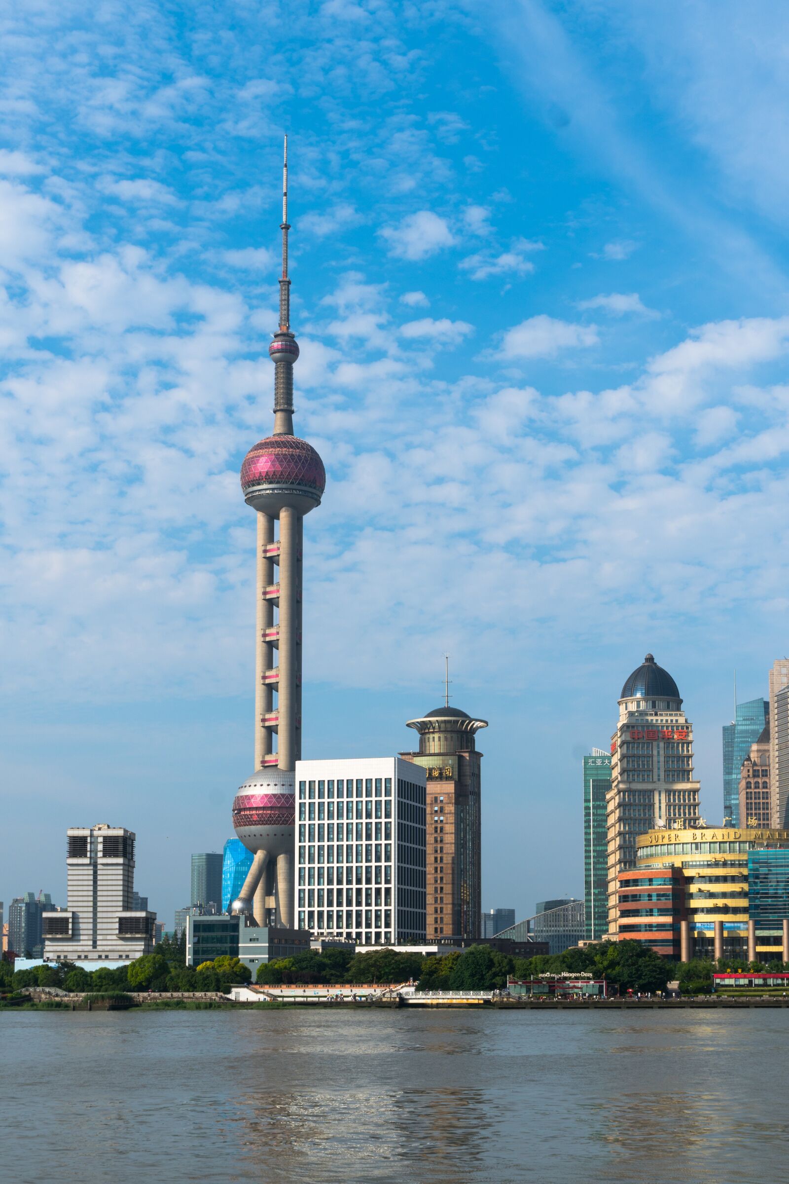 Sony a6300 + Sony Vario-Tessar T* E 16-70mm F4 ZA OSS sample photo. Shanghai, china, architecture photography