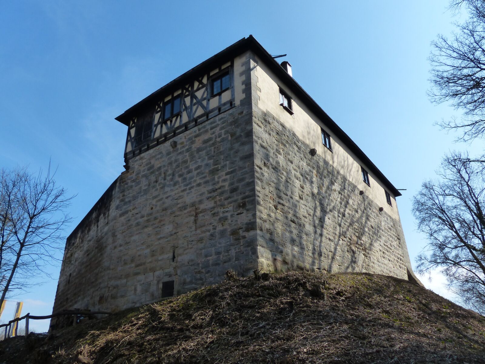 Panasonic Lumix DMC-FZ200 sample photo. Castle w scherburg, washer photography