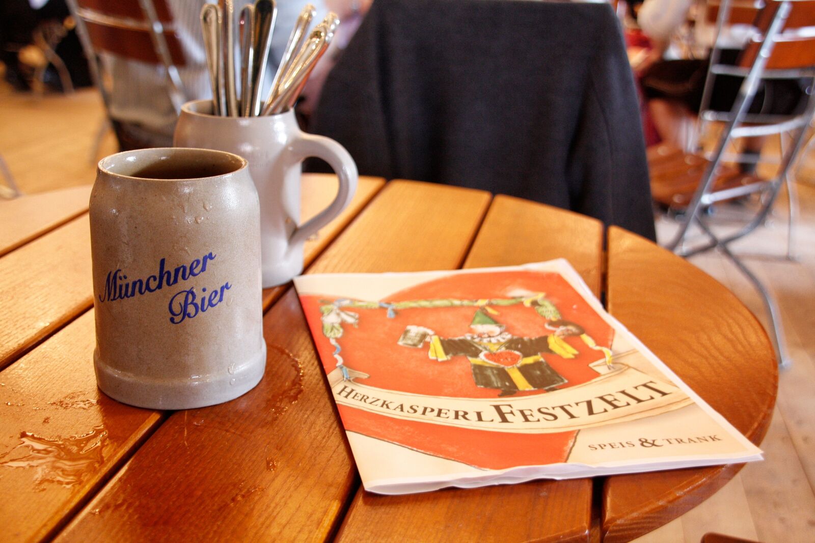 Canon EOS 450D (EOS Rebel XSi / EOS Kiss X2) sample photo. Table, drink, food photography