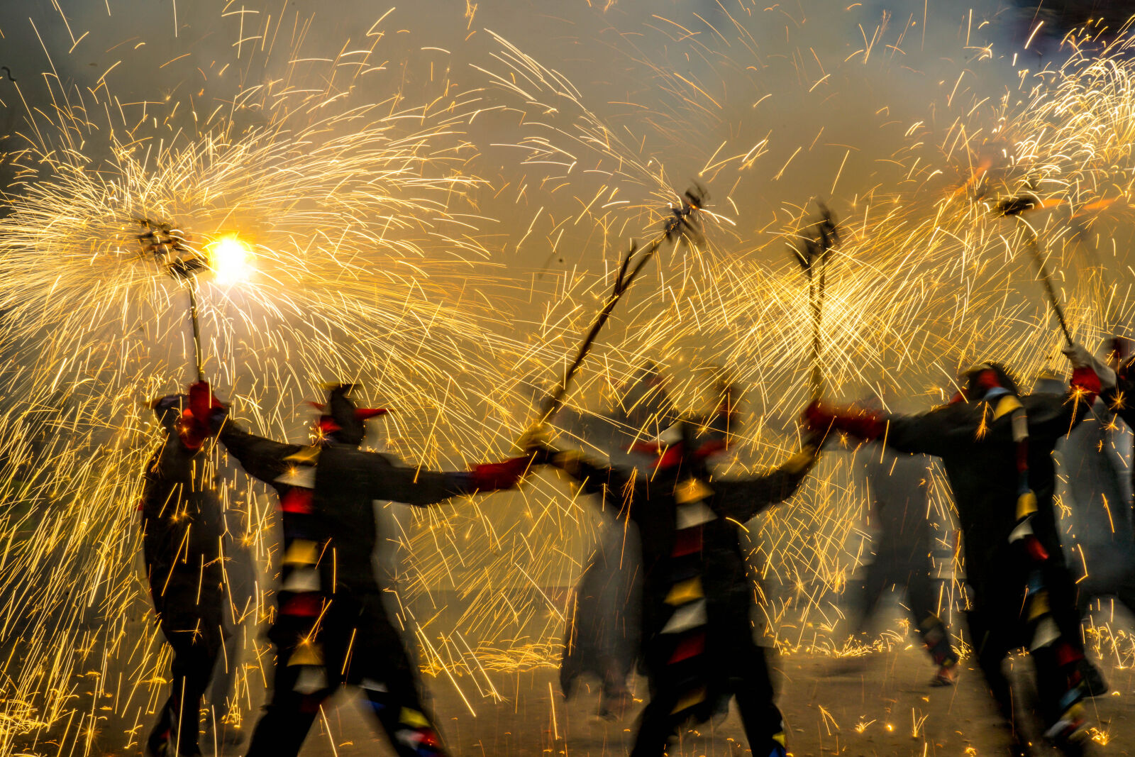 Sony a7 II + Sony FE 28-70mm F3.5-5.6 OSS sample photo. Barcelona, dark, devil, festival photography