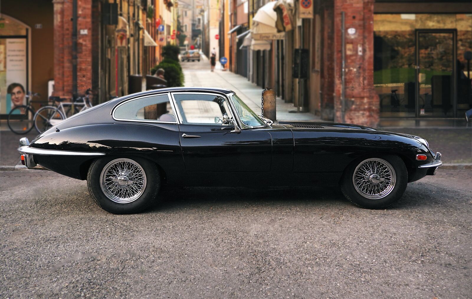 Nikon Coolpix P1000 sample photo. Car, jaguar, transportation photography