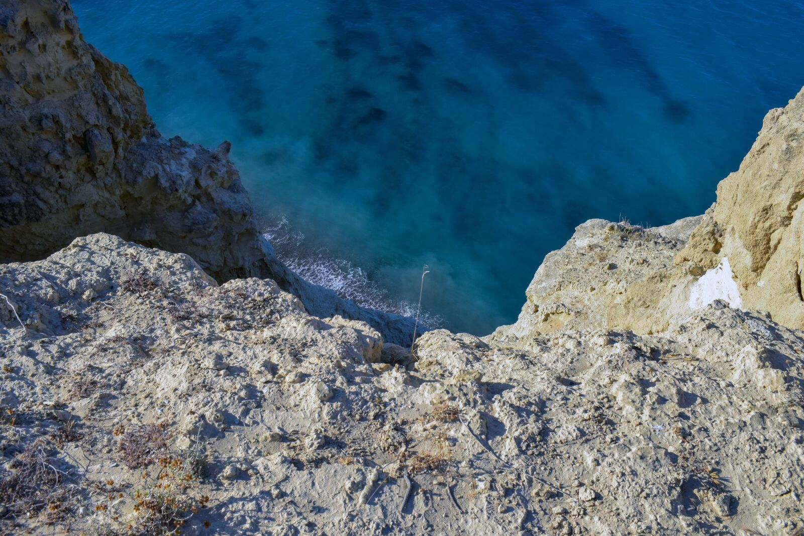 Nikon D3300 sample photo. Cliff, sea, dangerous photography