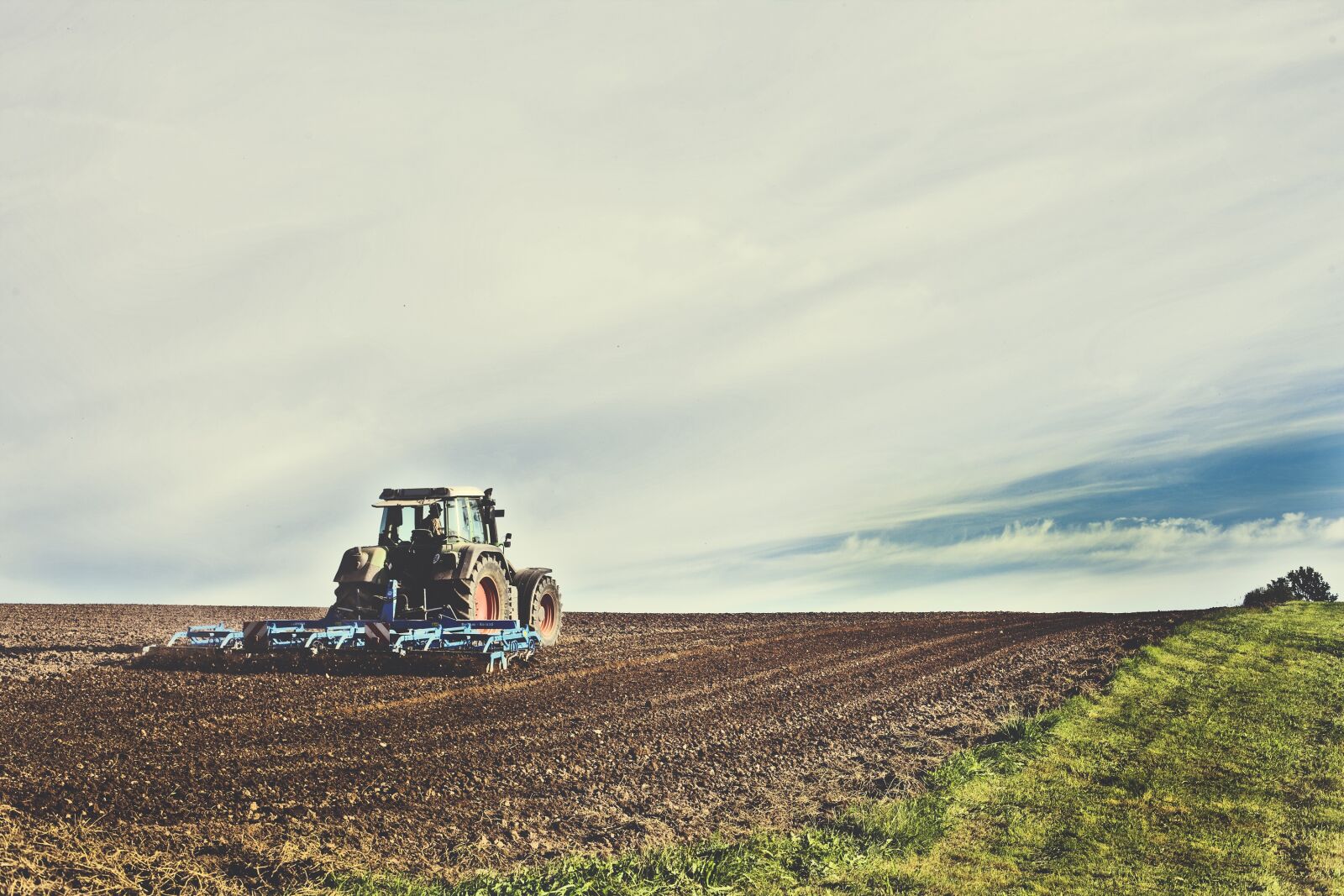 Canon EOS-1Ds Mark III sample photo. Agricultural machine, arable, agriculture photography
