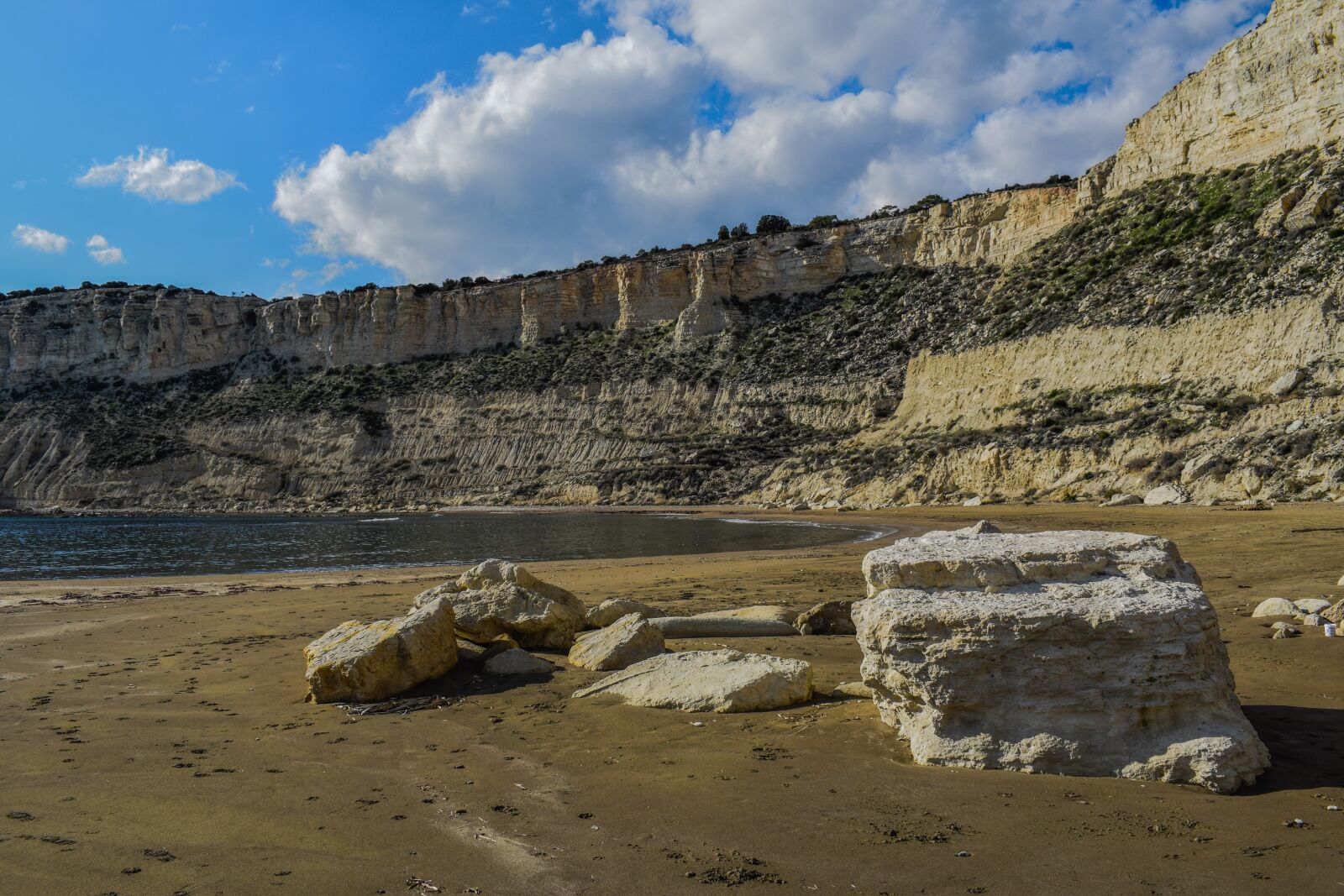 Nikon D3300 sample photo. Beach, cliffs, sea photography