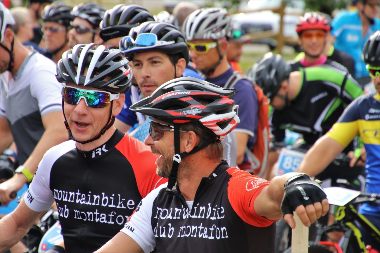 Canon EOS 80D sample photo. Cyclist, helmet, race photography