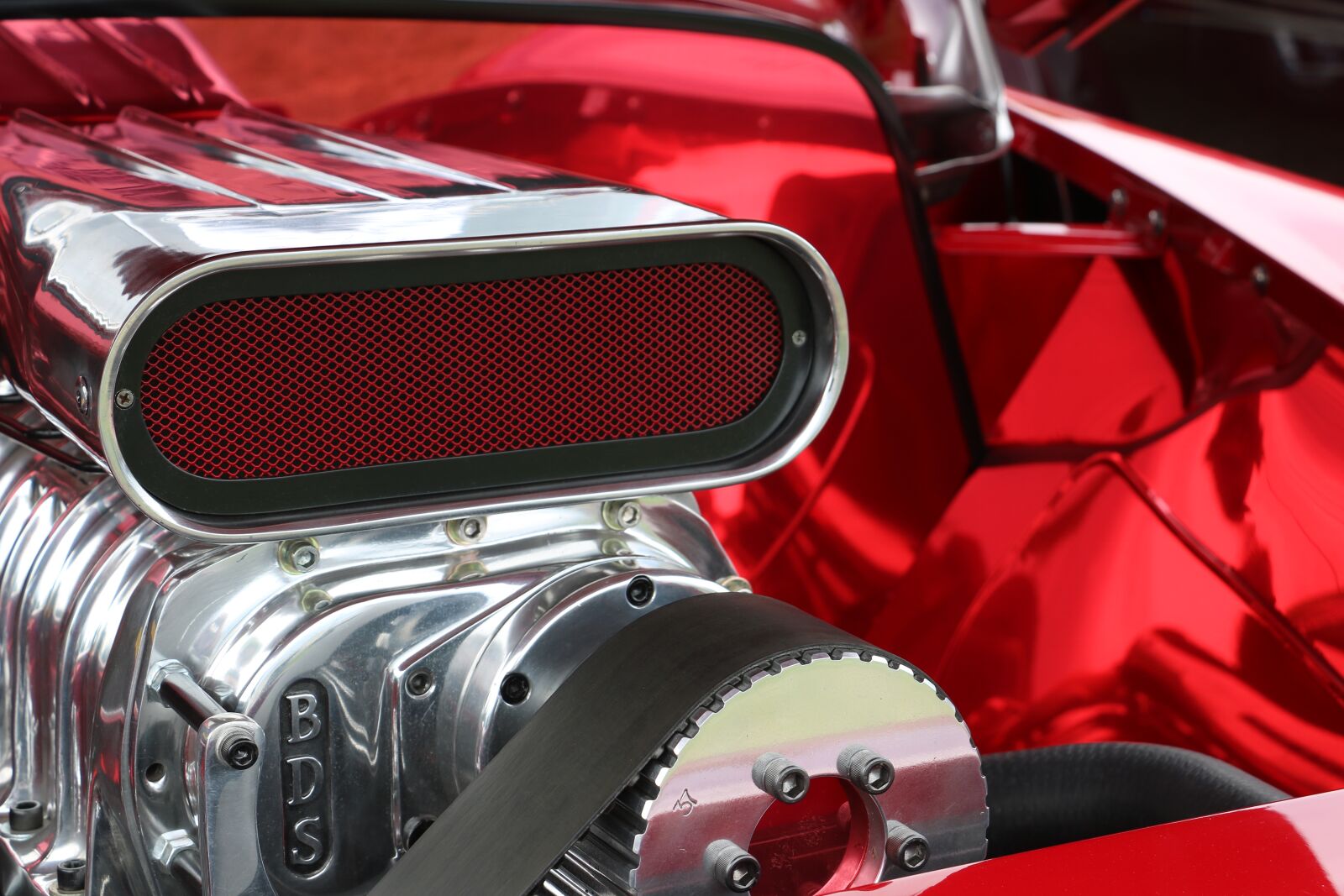 Canon EOS 750D (EOS Rebel T6i / EOS Kiss X8i) sample photo. Car, motor, engine photography