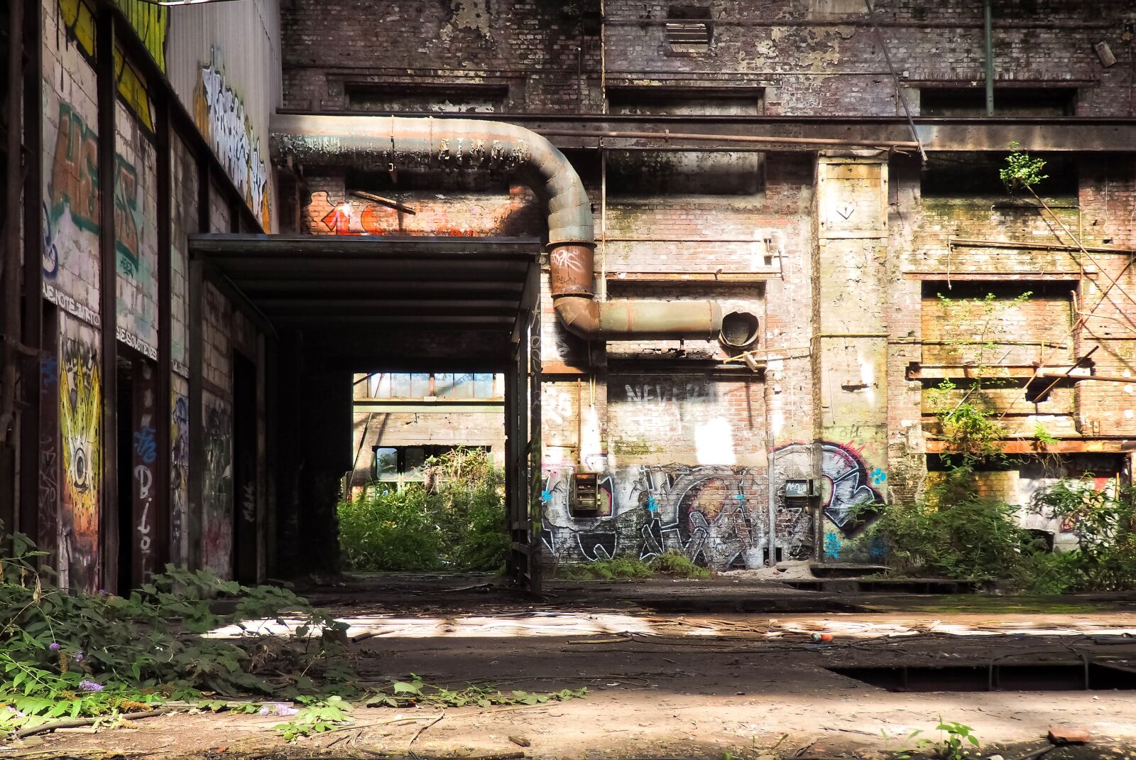 Olympus OM-D E-M10 sample photo. Lost places, rooms, abandoned photography