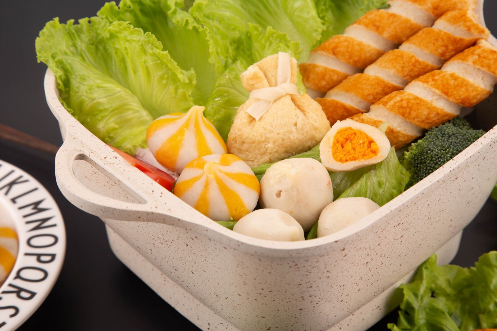 Canon EOS 6D + Canon EF 24-105mm F4L IS USM sample photo. Chafing dish, sale, omelet photography