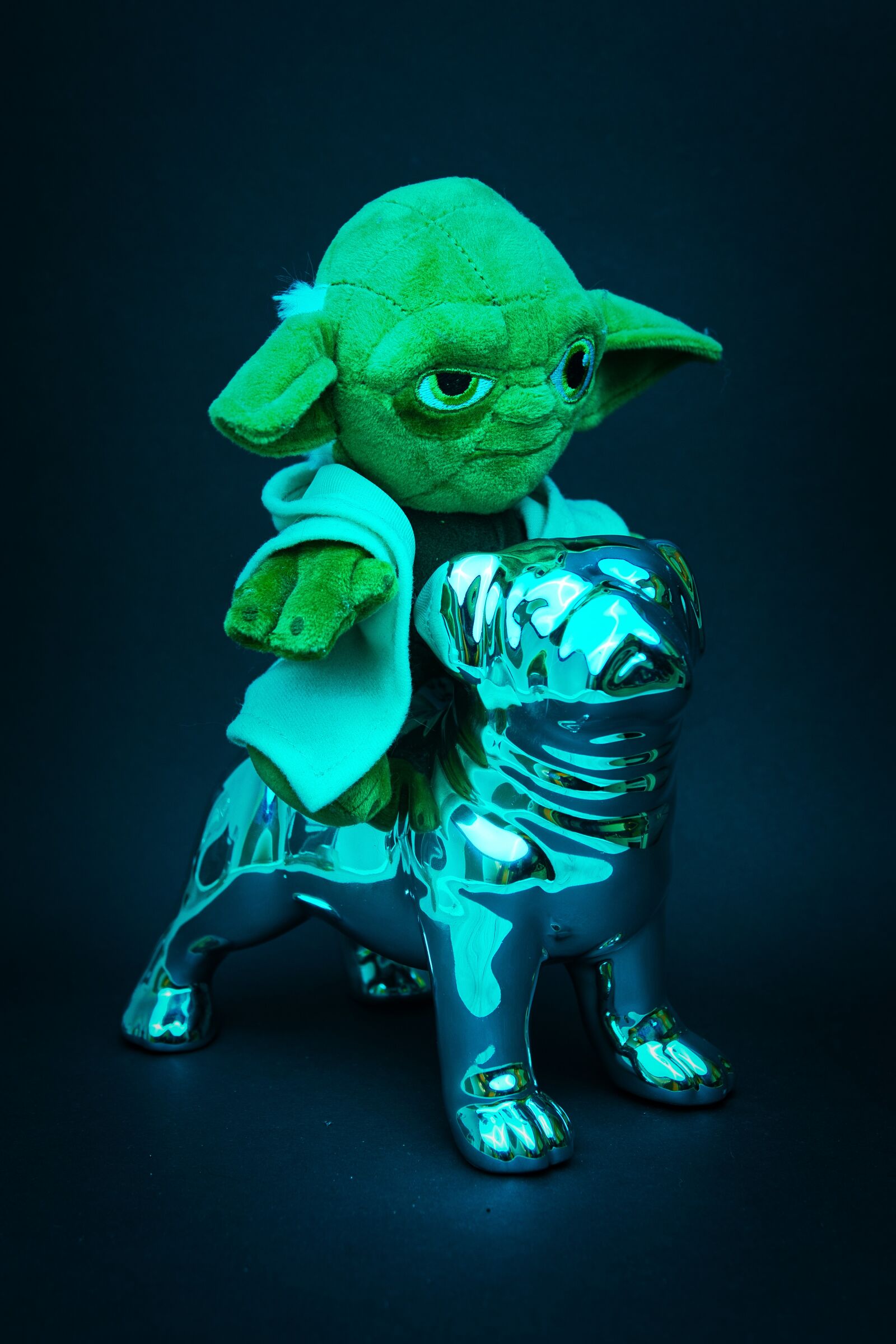 Canon 18-35mm F1.8 DC HSM | Art 013 sample photo. Yoda, green, chrome photography