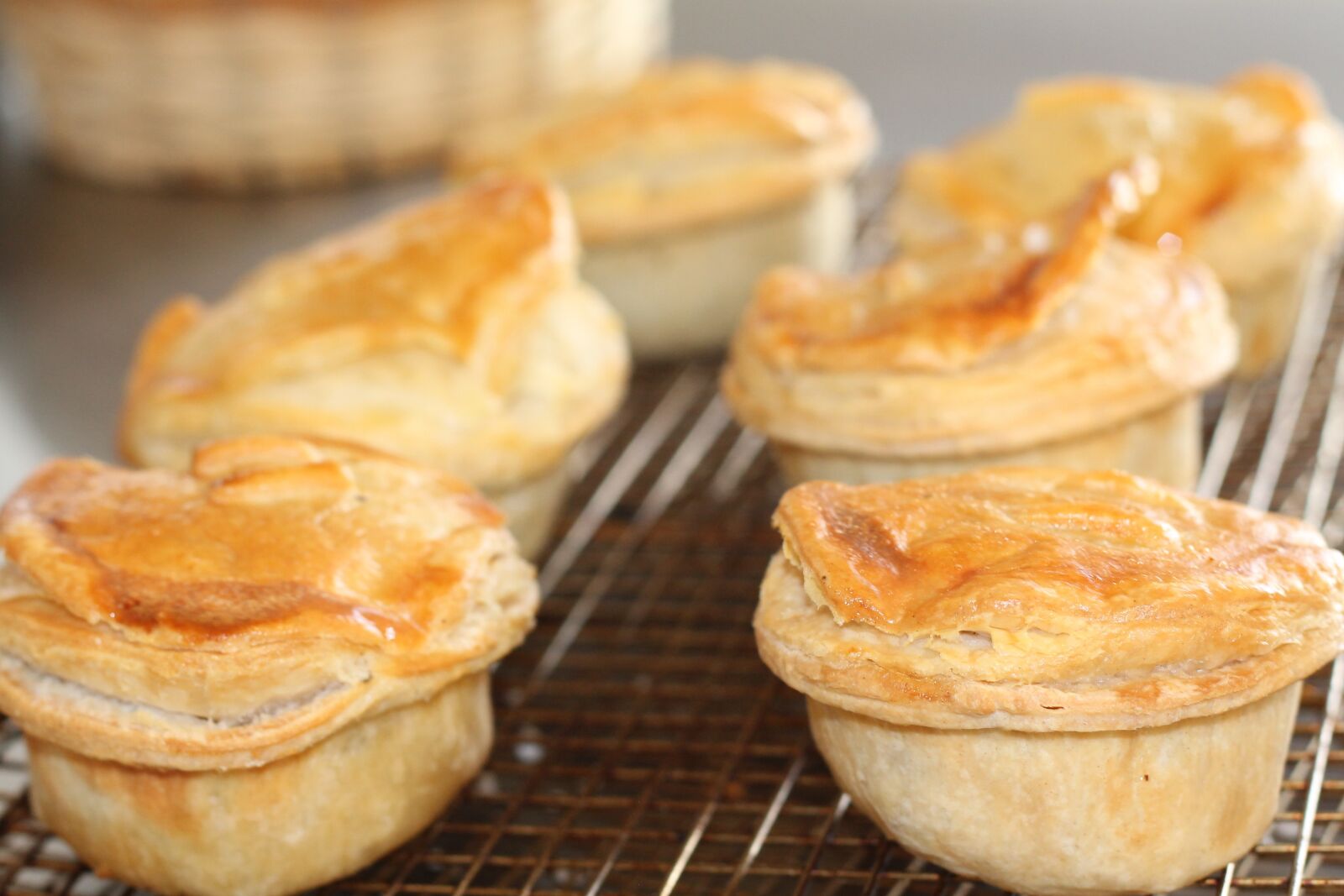 Canon EOS 1100D (EOS Rebel T3 / EOS Kiss X50) + Canon EF 50mm F1.8 II sample photo. Food, pies, savory photography