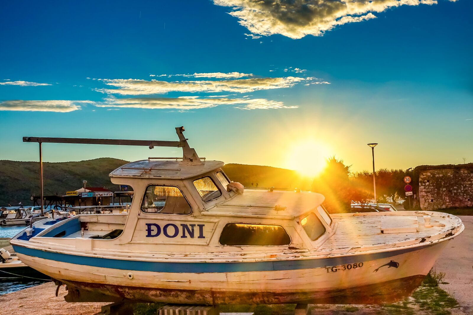 Sony DSC-RX100M5 sample photo. Boat, port, abendstimmung photography