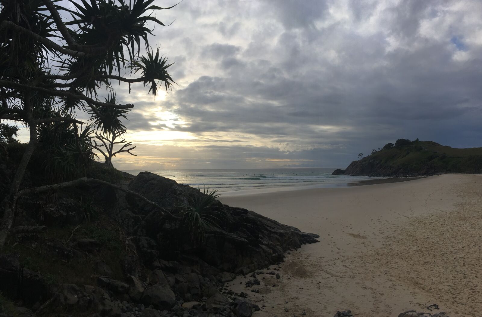 Apple iPhone SE sample photo. Beach, sunrise, pandanas palm photography