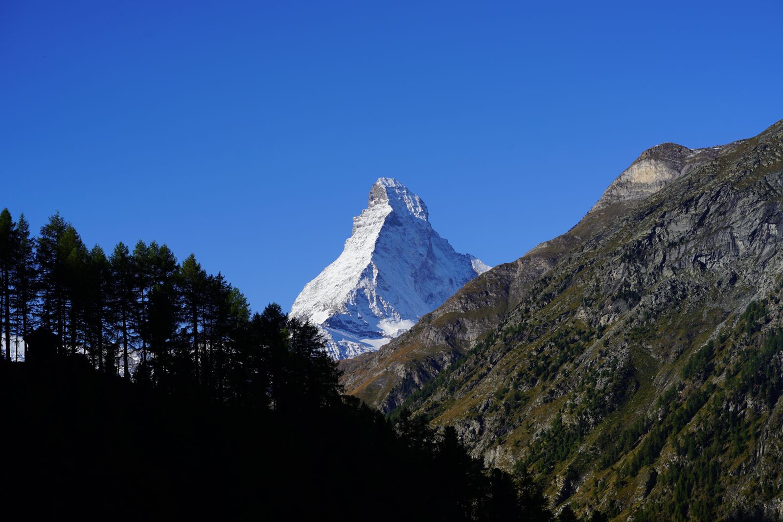 Sony a7R II + Sony FE 90mm F2.8 Macro G OSS sample photo. Matterhorn, mountain, summit photography