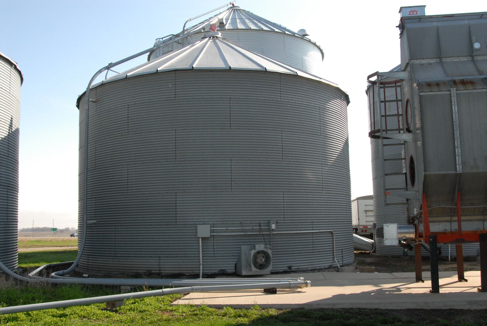 Nikon D200 sample photo. Grainbin, farm, storage photography